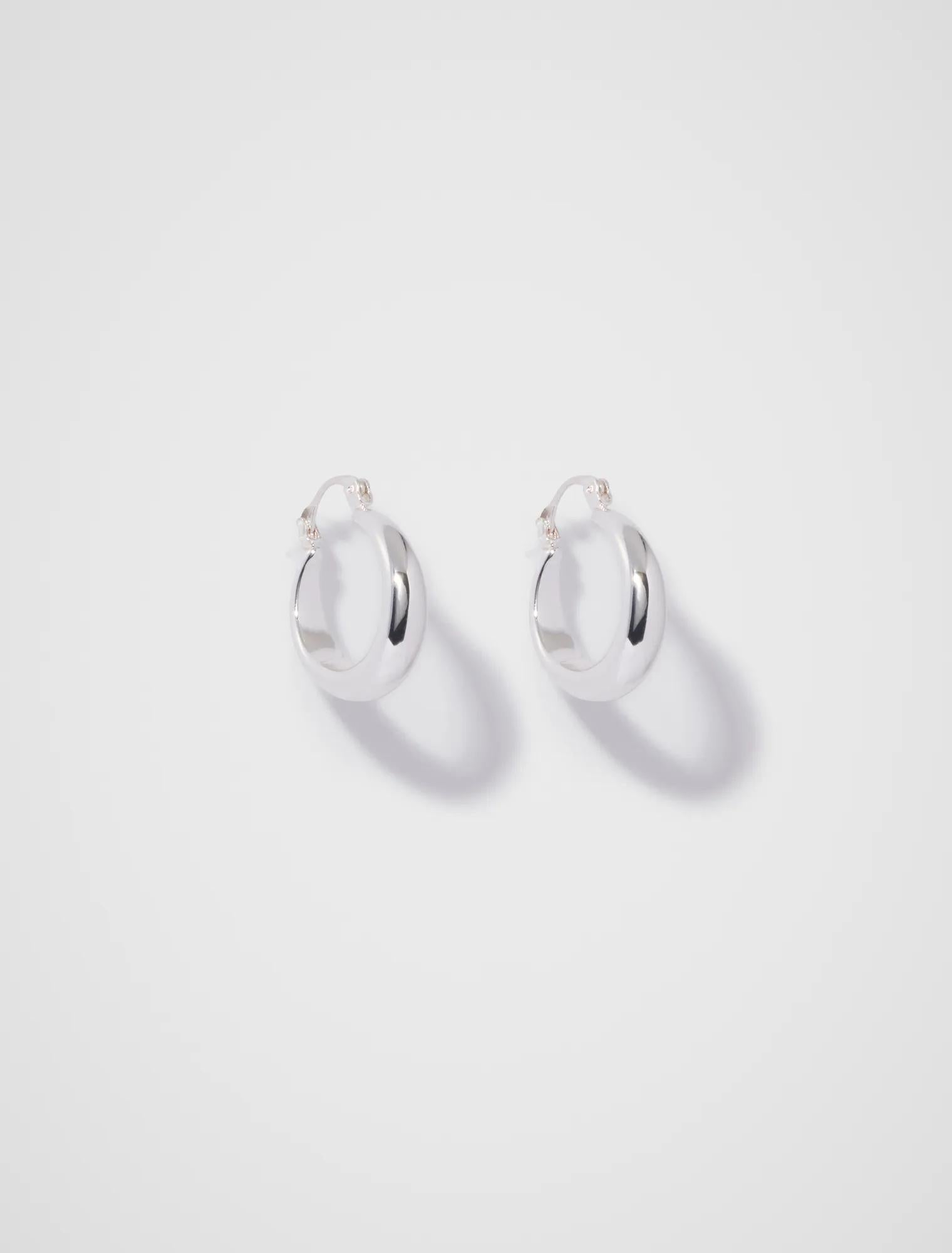 Dionne Hinge Hoop Earrings Silver_mannequin