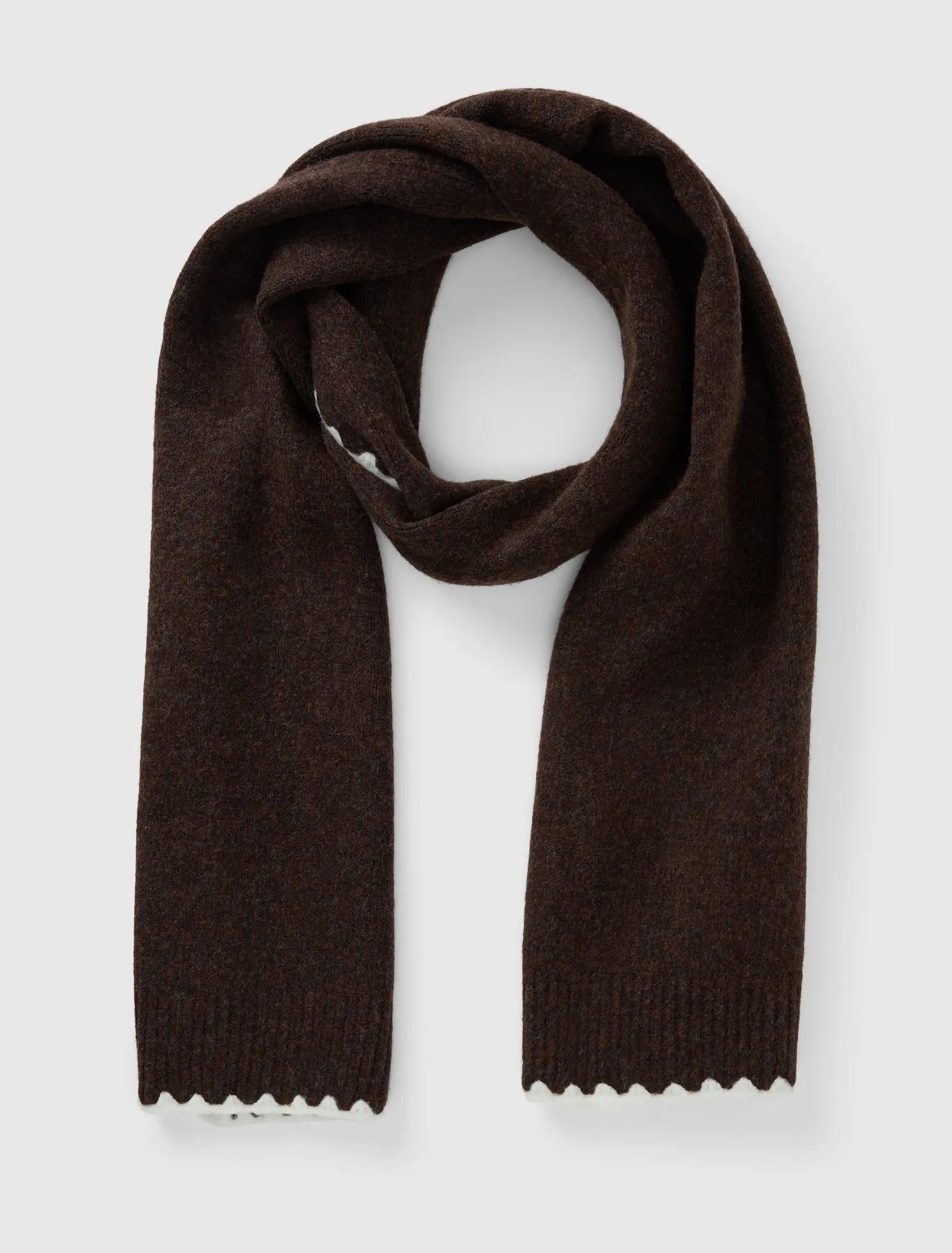 Tatum Stitch Detail Scarf Chocolate/Cream_mannequin