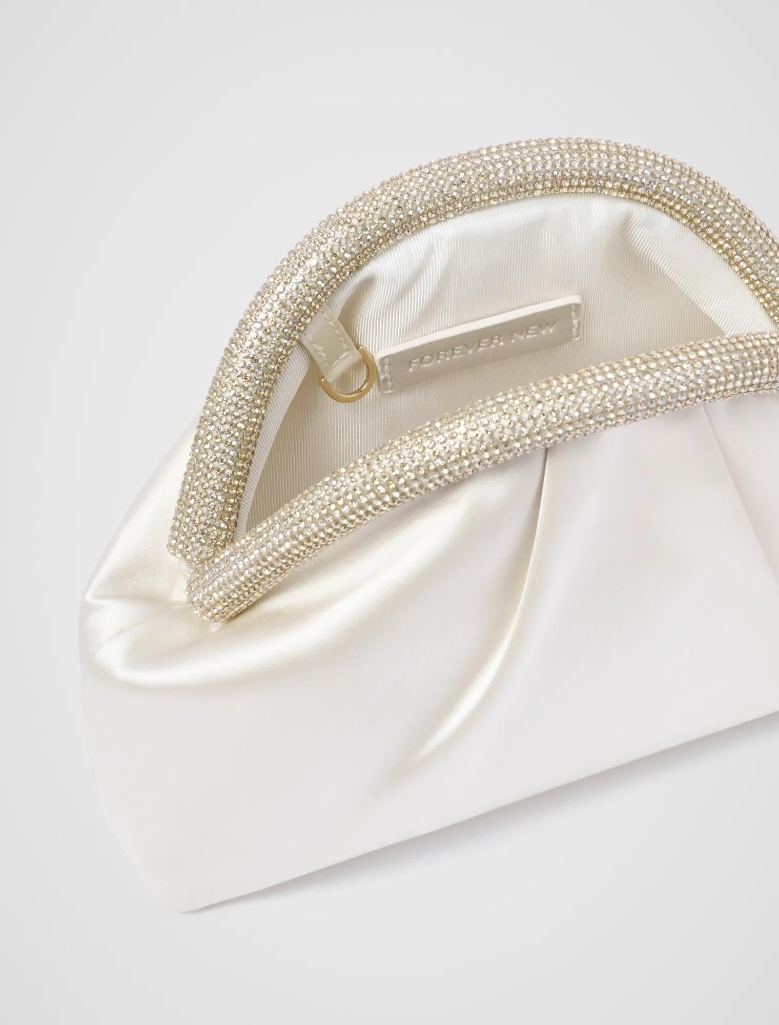Shayla Shiny Frame Clutch Ivory_mannequin