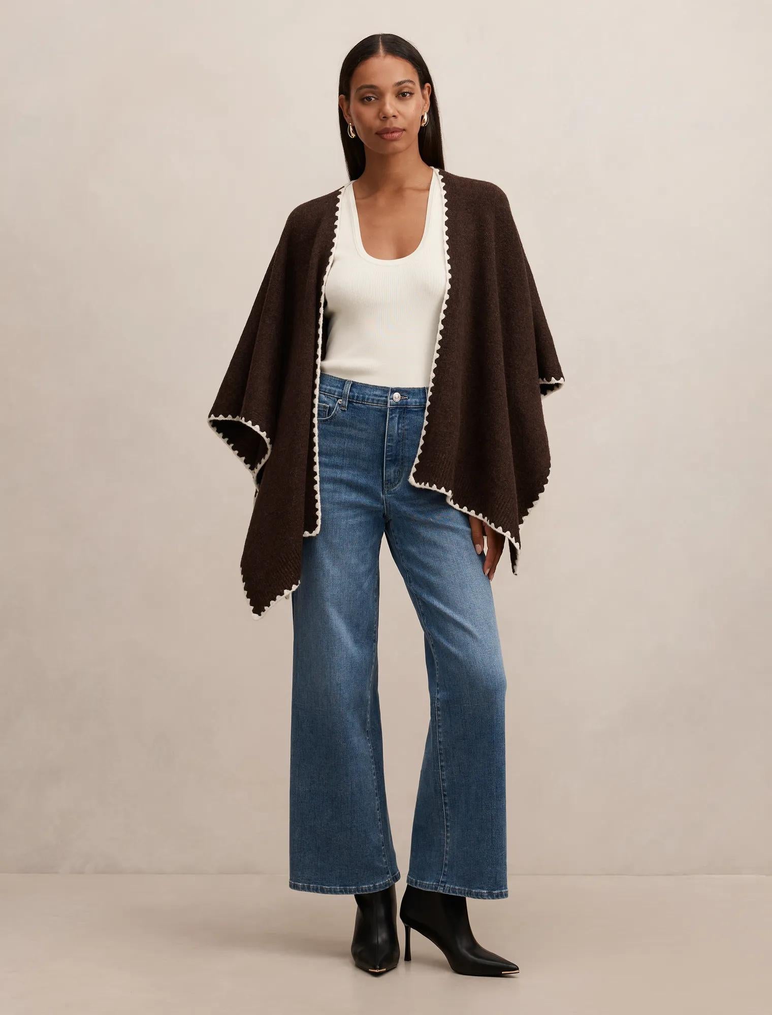 Sara Stitch Detail Cape Chocolate/Ivory