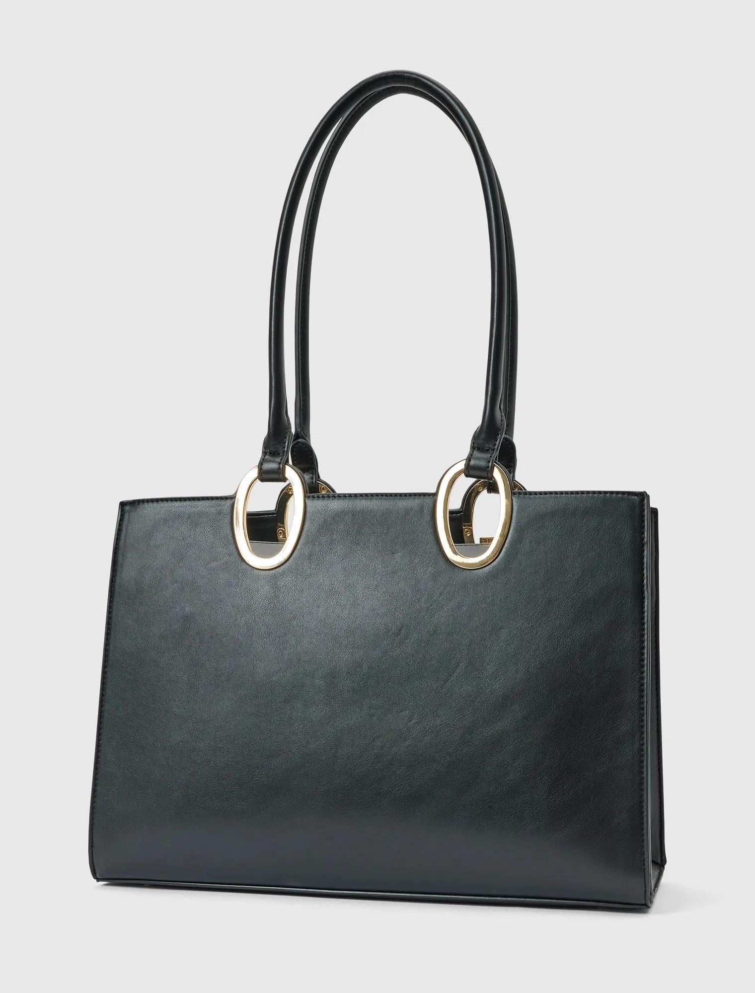 Sammi Oval Hardware Shoulder Tote Black_mannequin