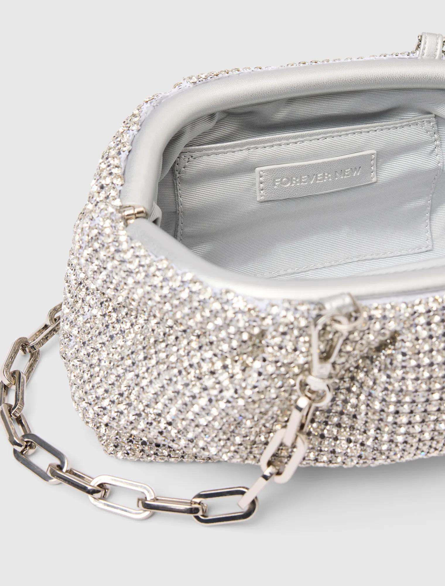 Ariel Soft Shiny Clutch Silver_mannequin