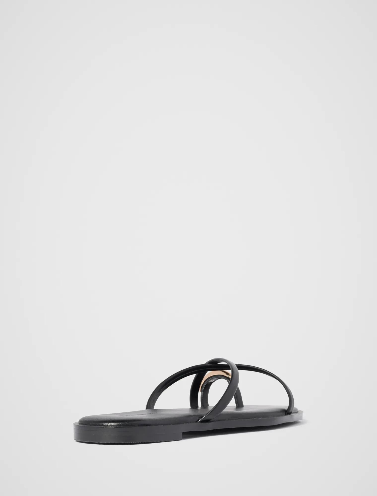 Brynn Toe Thong Trim Flat Sandal Black_mannequin