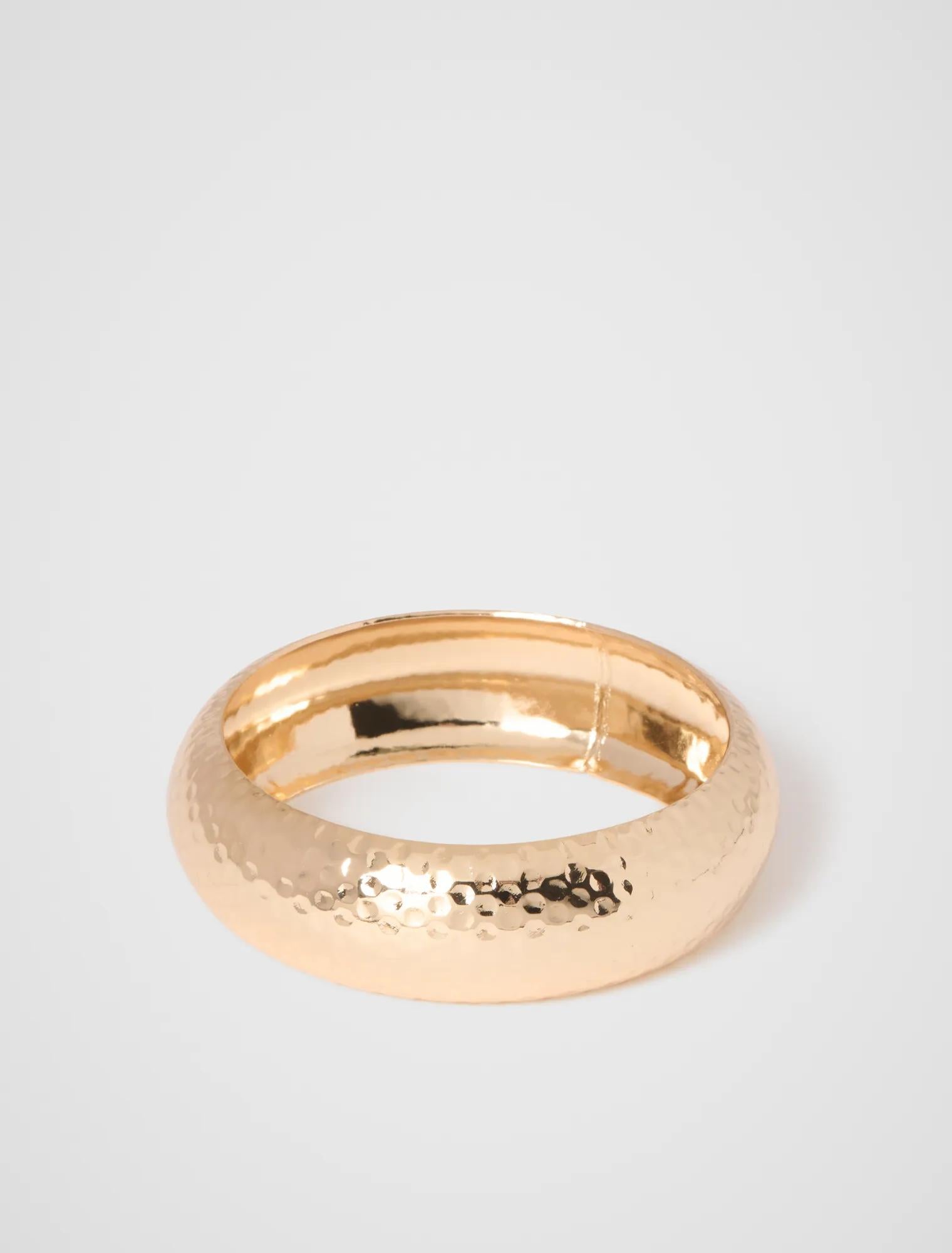 Phoebe Molten Bangle Gold_mannequin