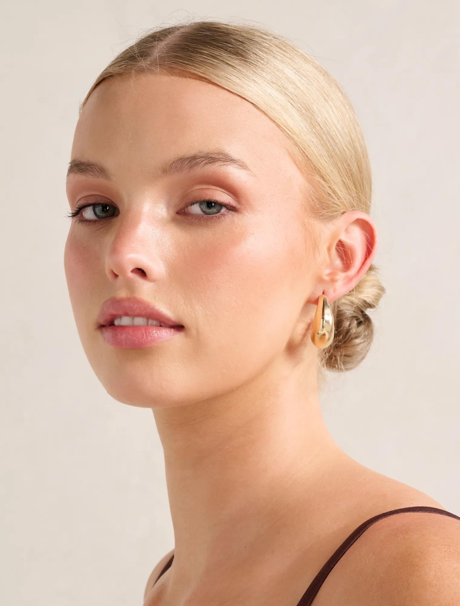 Signature Julia Organic Thick Hoop Earrings Gold
