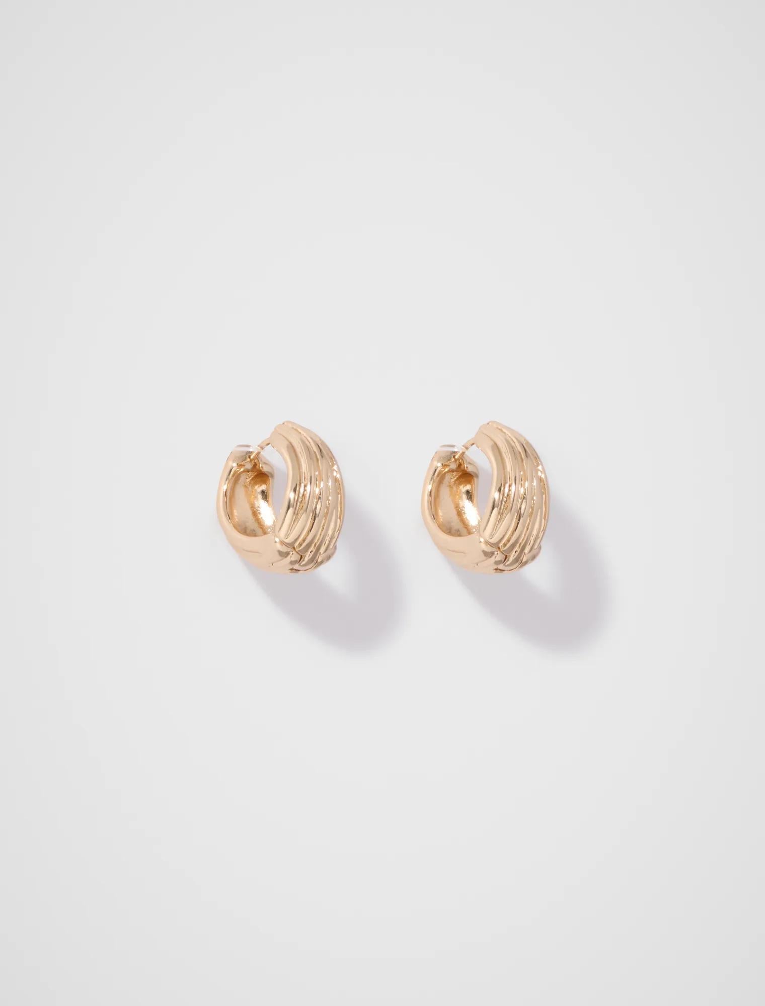 Signature Poppy Panel Small Hoop Earrings Gold_mannequin