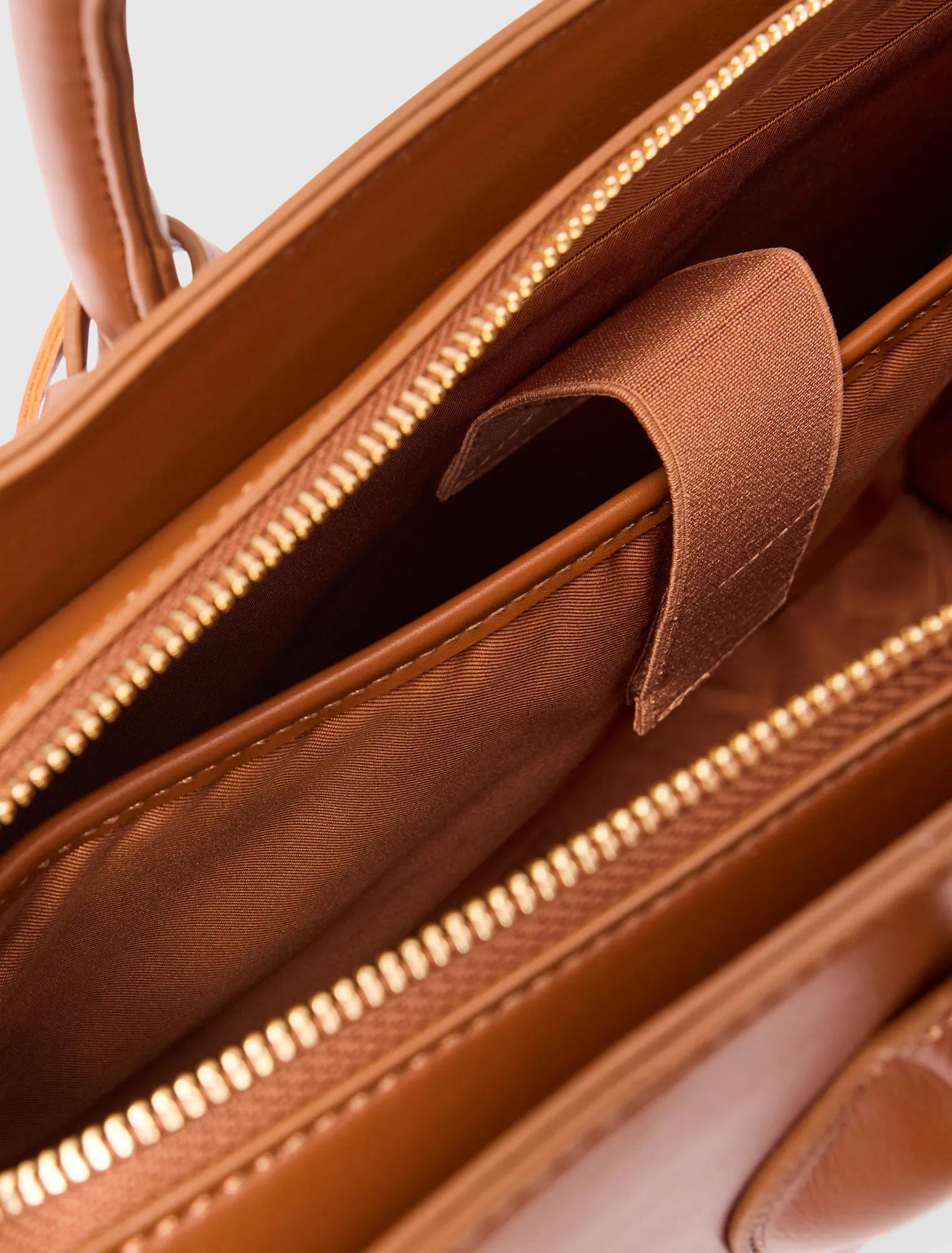 Louisa Large Lock Tote Tan_mannequin