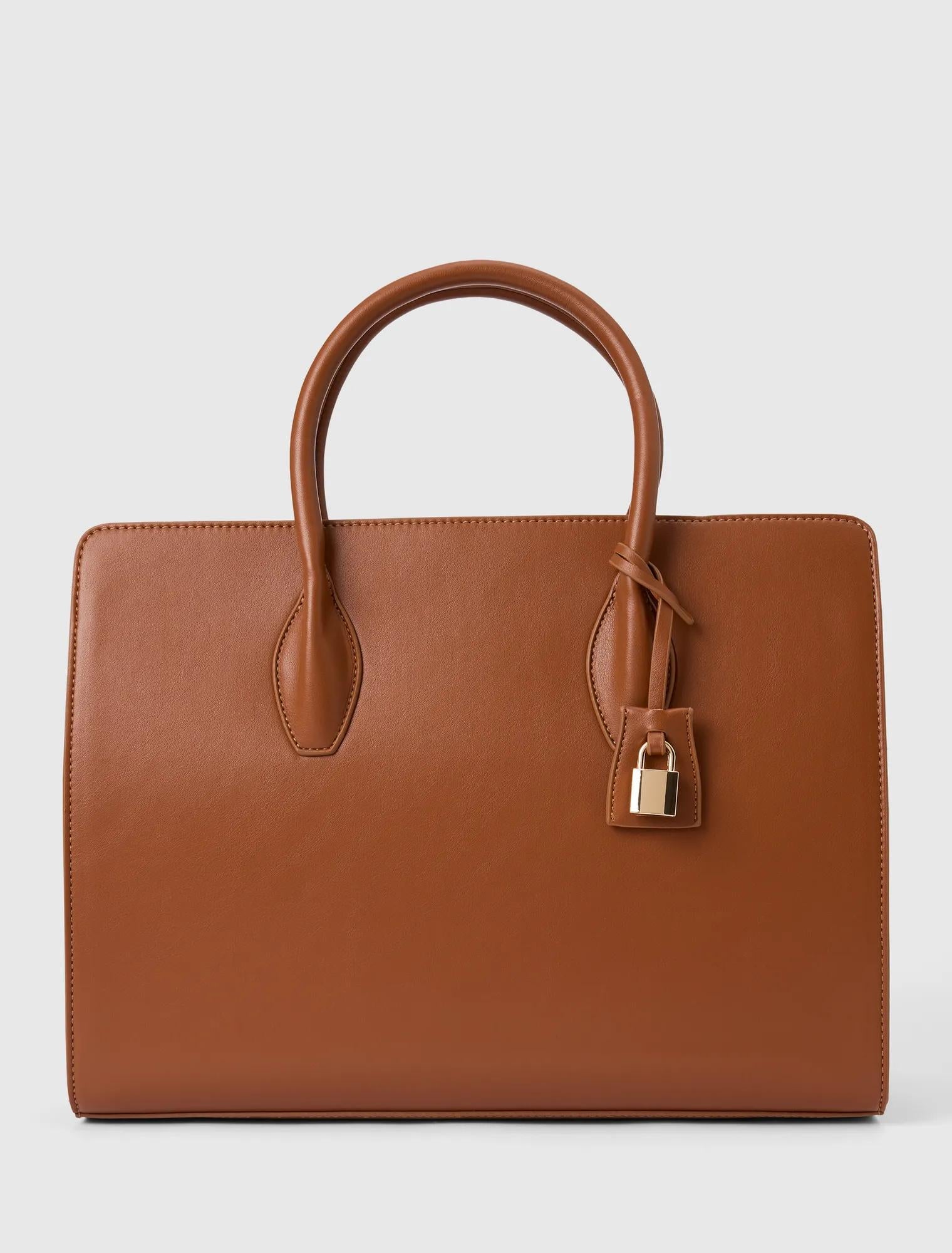 Louisa Large Lock Tote Tan_mannequin