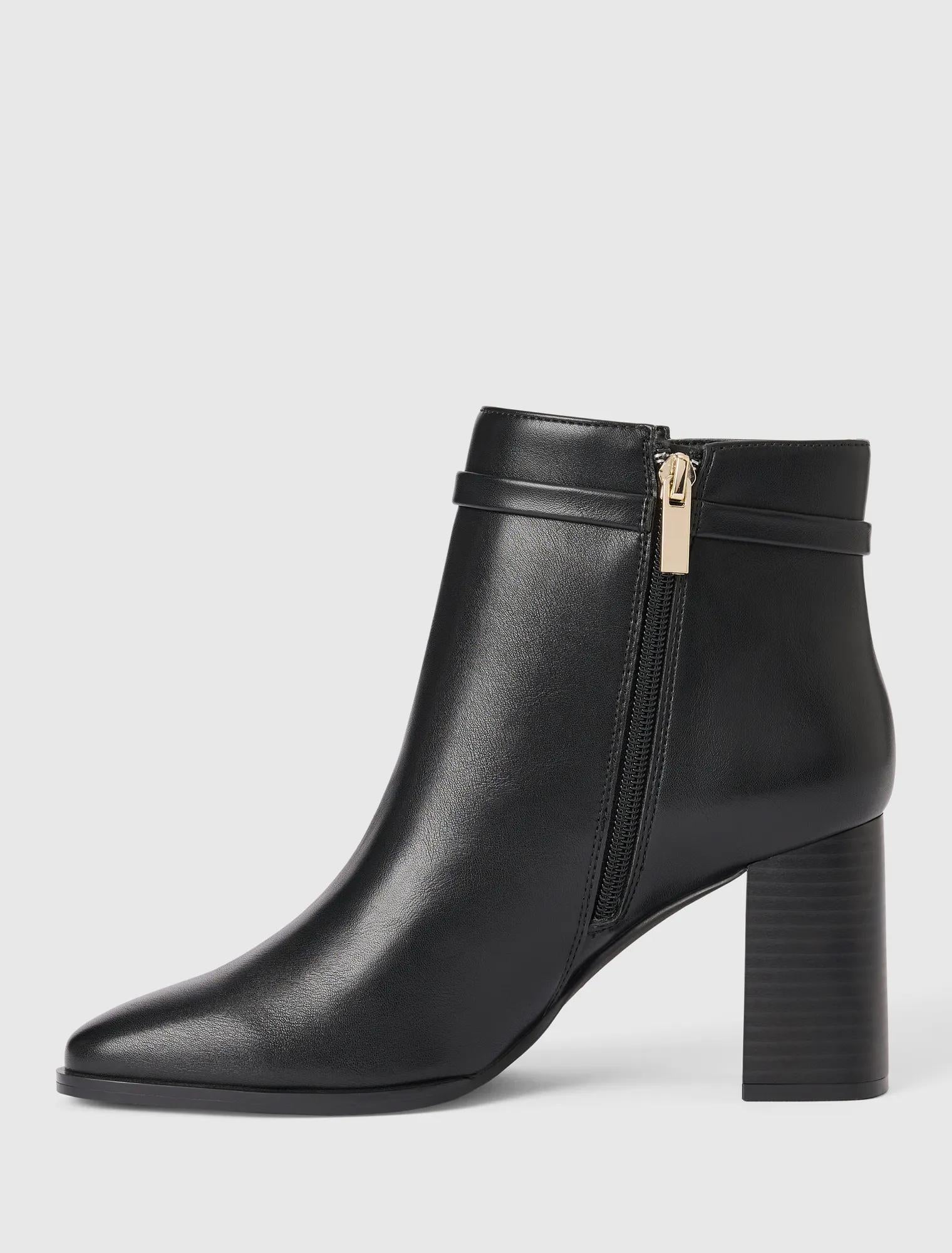 Rosanna Hardware Trim Heeled Ankle Boot Black_mannequin