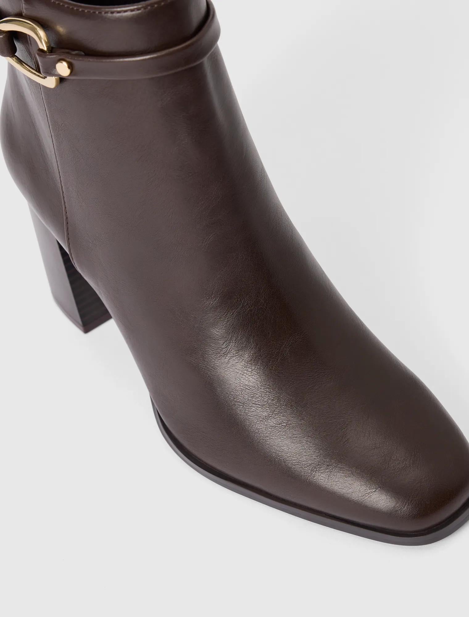 Rosanna Hardware Trim Heeled Ankle Boot Chocolate Brown_mannequin