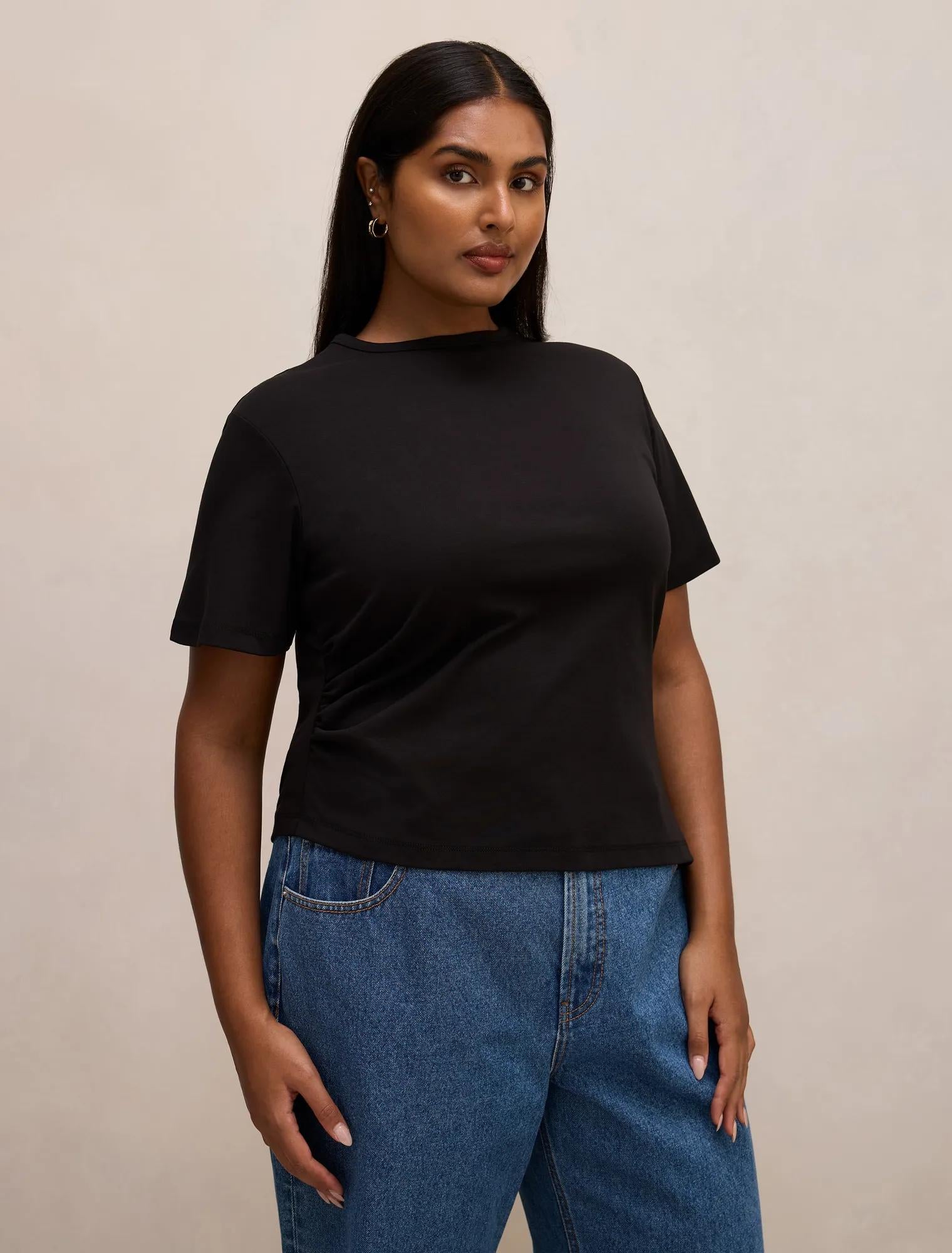 Saskia Curve Boxy Tee Black