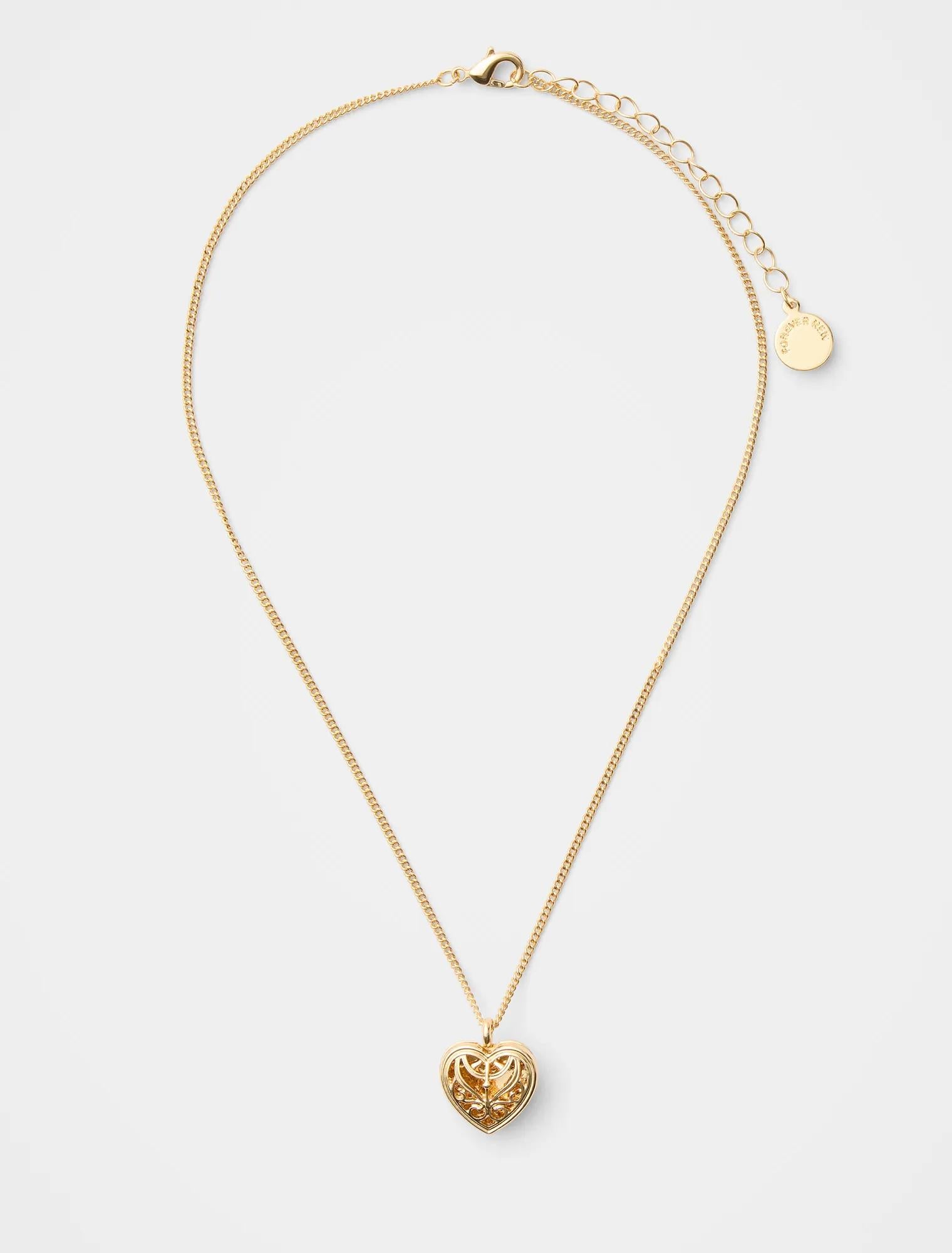 Francine Filigree Heart Pendant Necklace Gold_mannequin