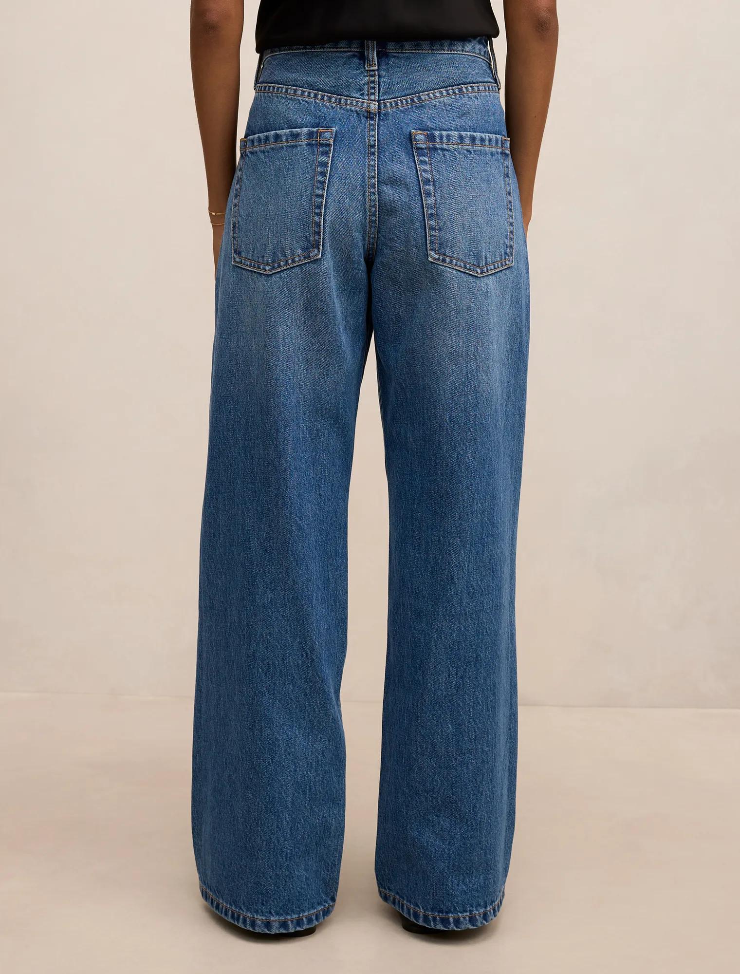 Sky Petite Straight Leg Jeans Mid Wash