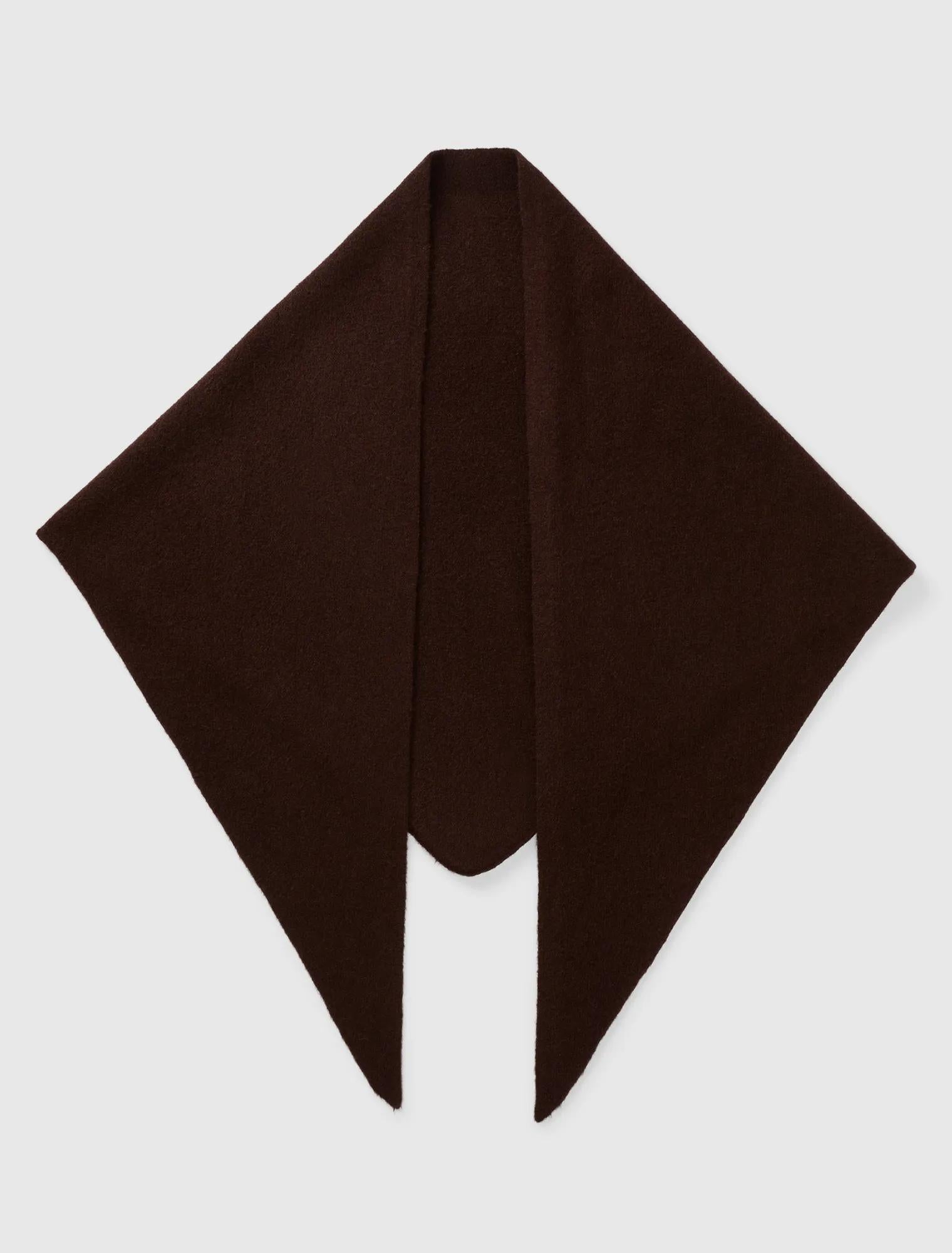 Tina Triangle Scarf Chocolate_mannequin