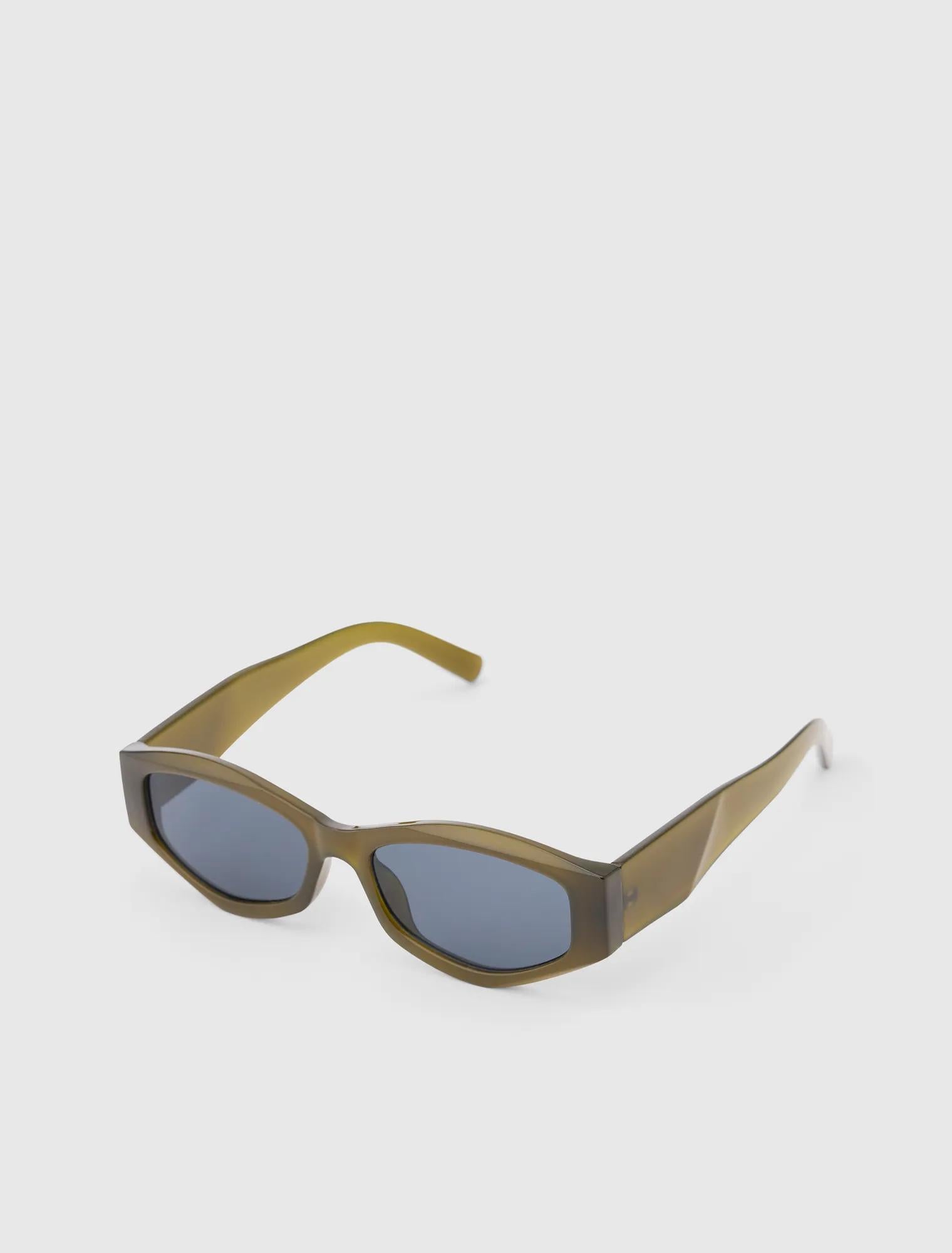 Lily Acrylic Sunglasses Olive_mannequin