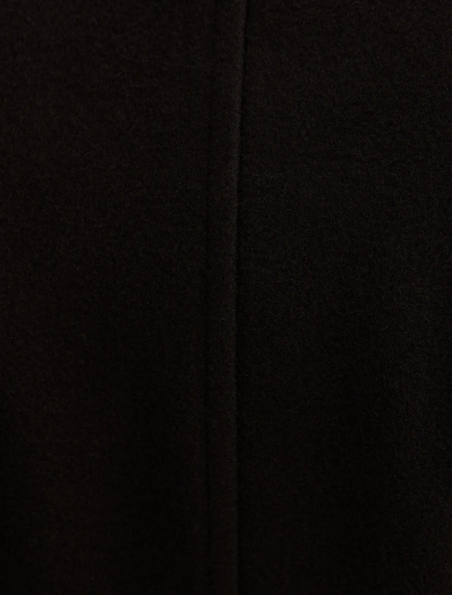 30185702