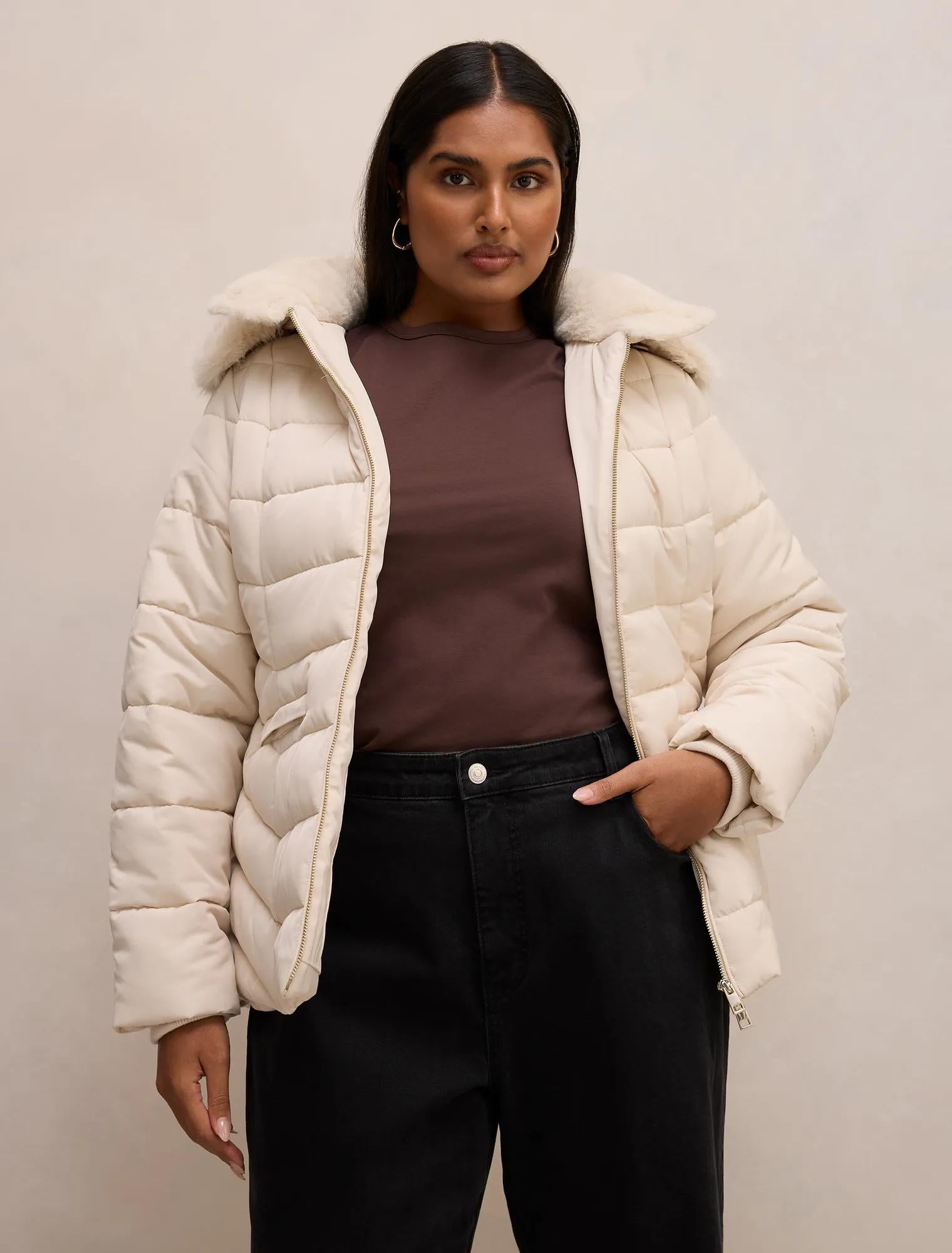 Macey Curve Short Puffer Jacket Cream