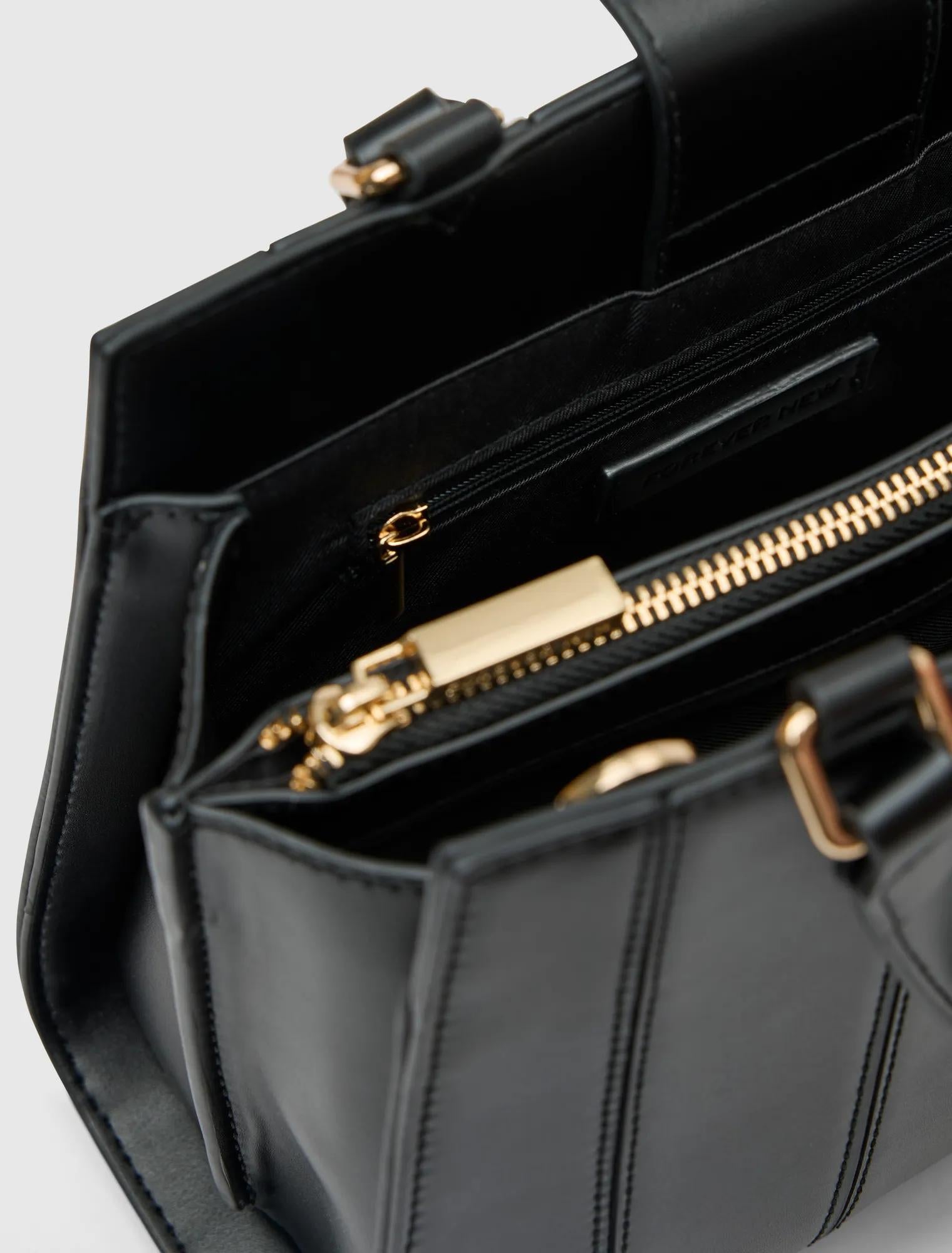 Mila Medium Panel Tote Bag Black_mannequin