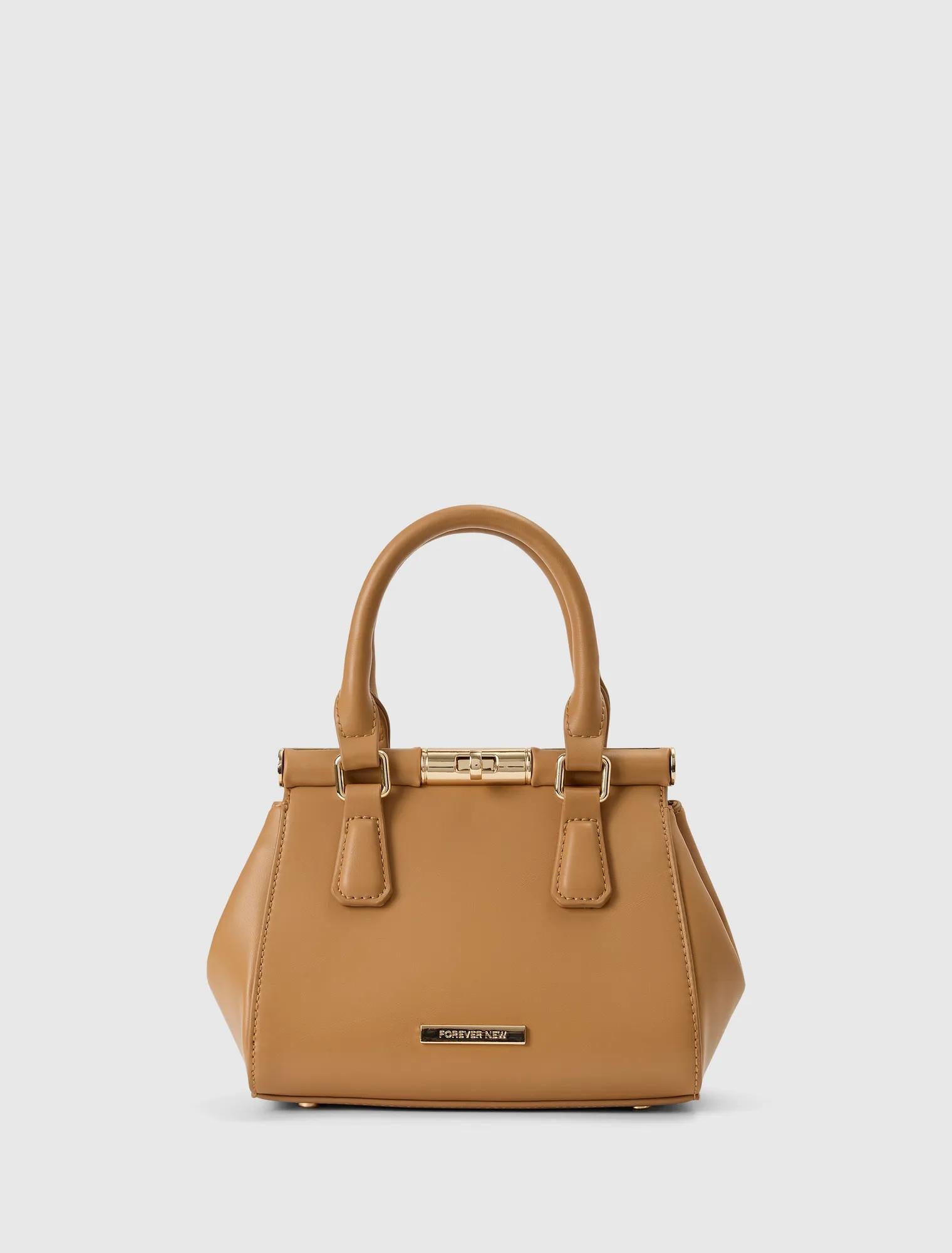 Lana Small Lock Grab Bag Camel_mannequin