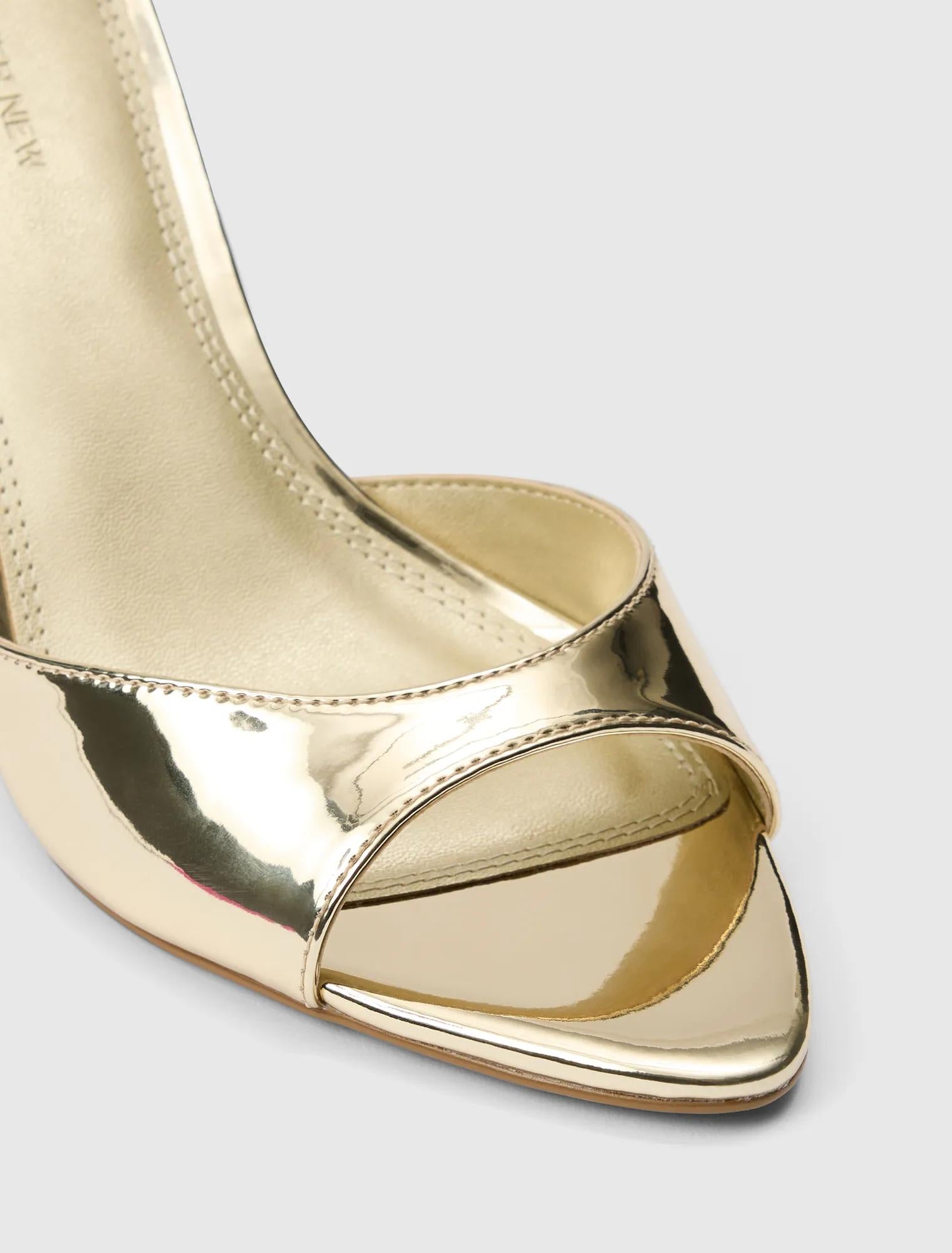 Poppy Pointed Toe Mule Gold_mannequin