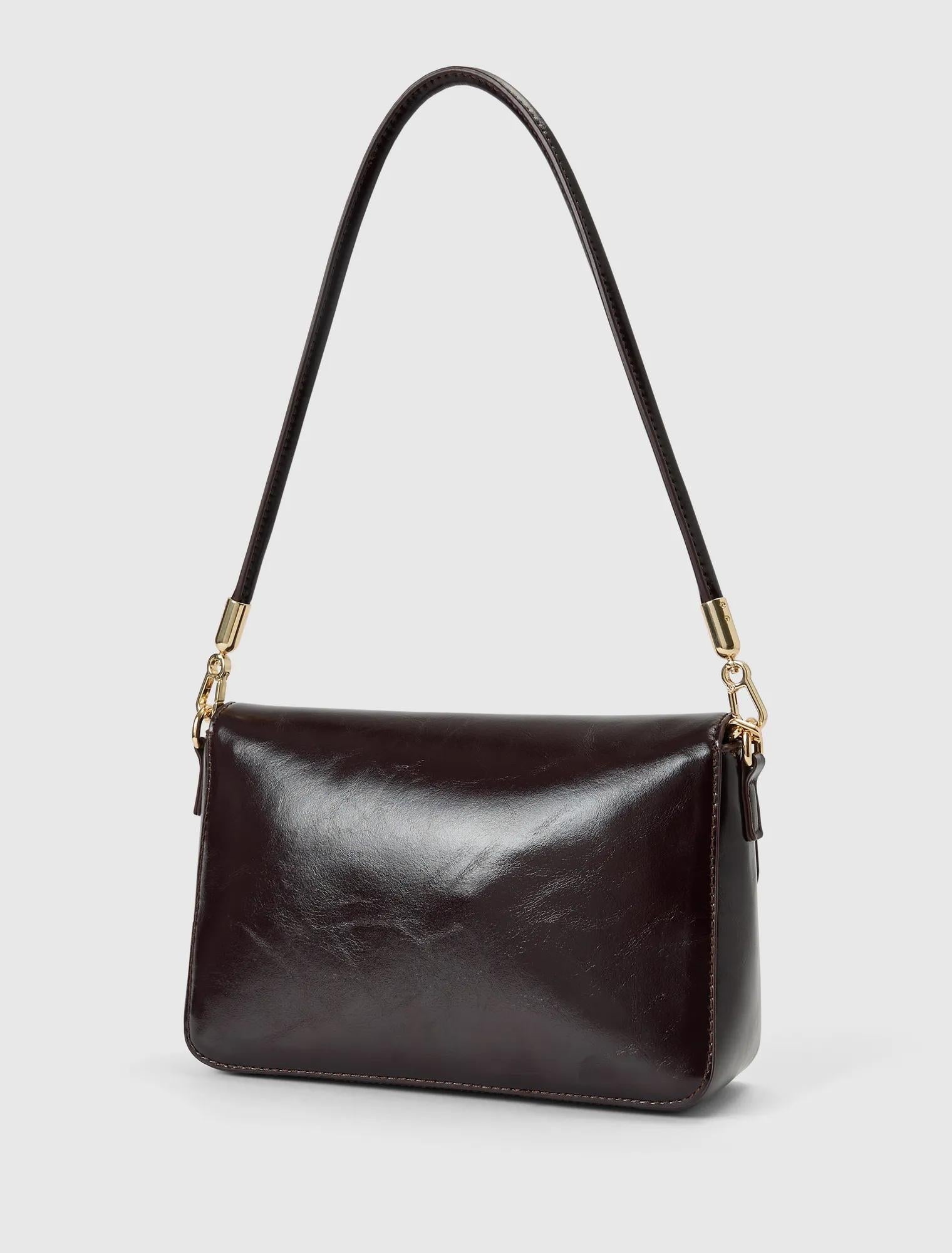 Miranda Chain Shoulder Bag Dark Chocolate_mannequin