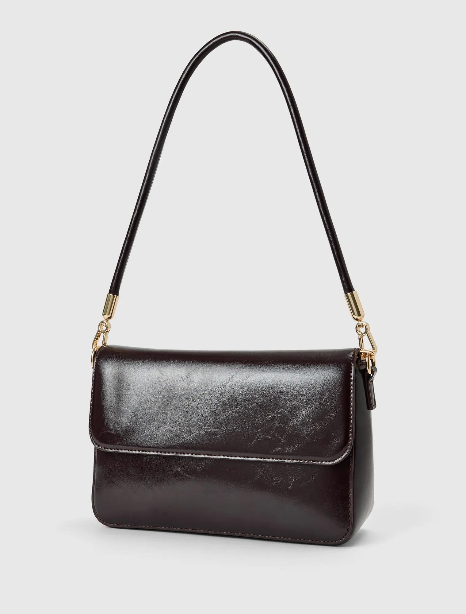 Miranda Chain Shoulder Bag Dark Chocolate_mannequin