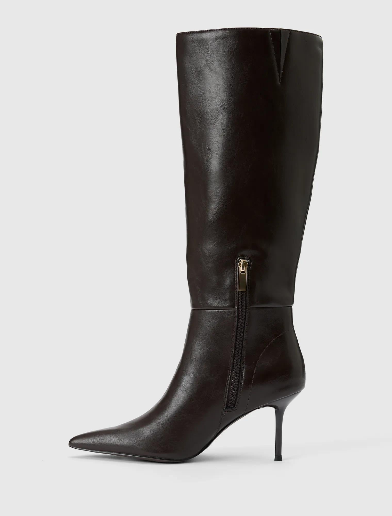 Nicolette High Heeled Pointy Toe Boots Chocolate Brown_mannequin