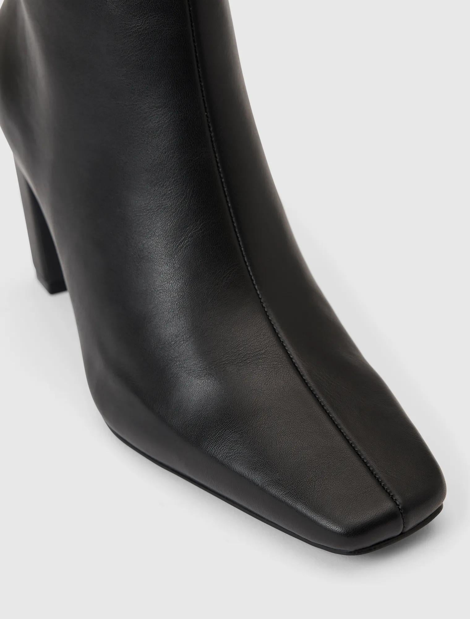 Sophie High Block Heel Ankle Boots Black_mannequin