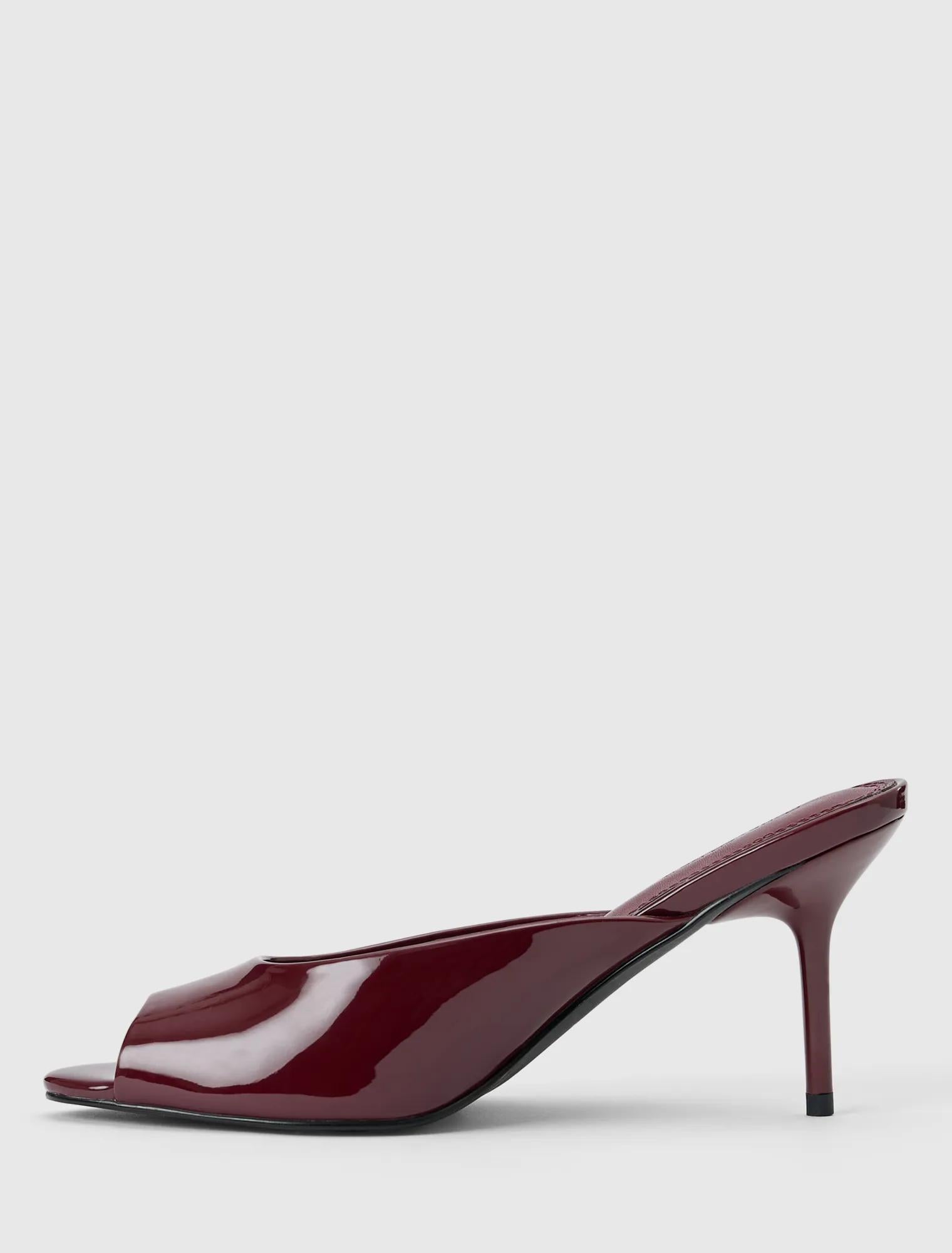 Roxy Peep Toe Mules Burgundy_mannequin