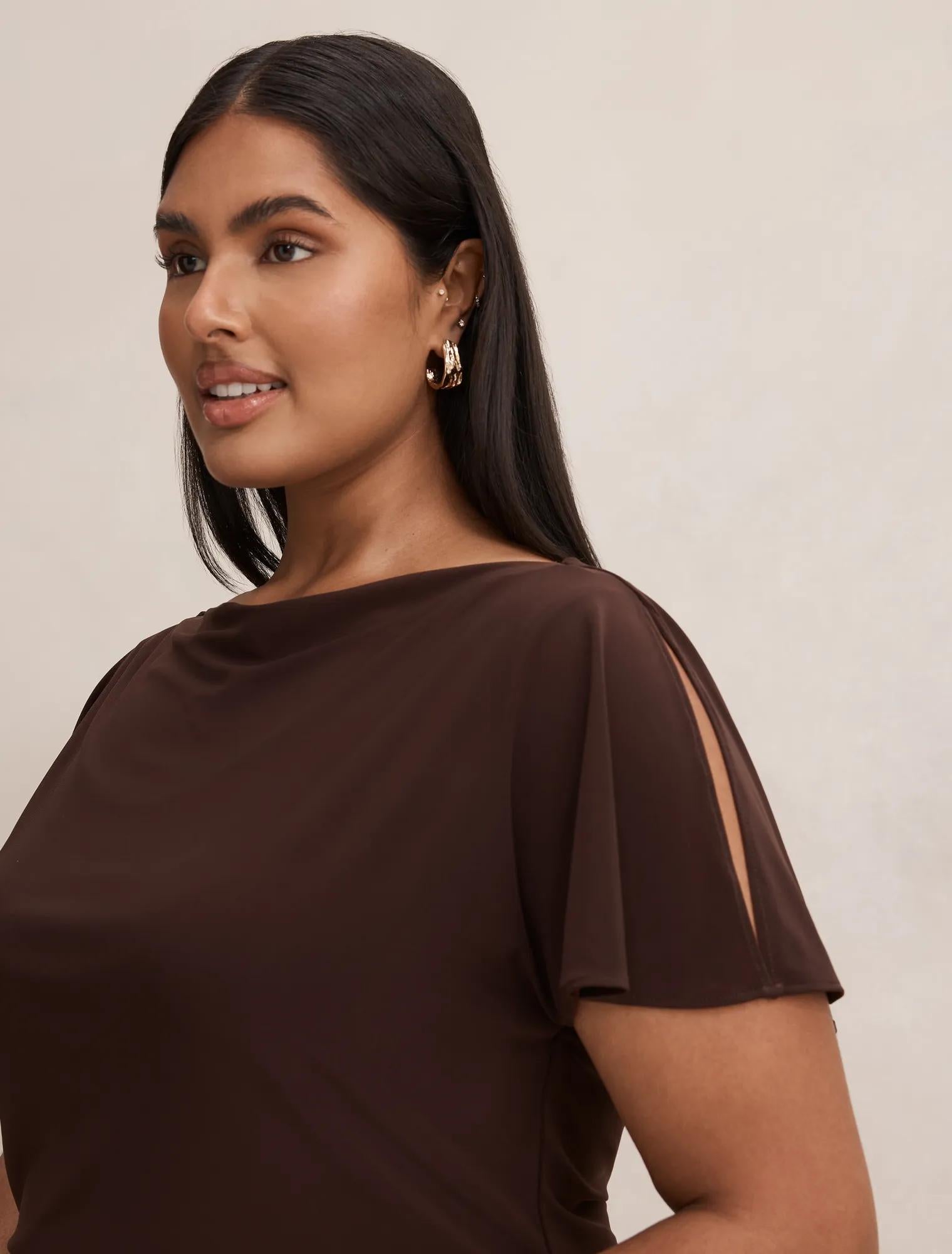 Sunny Curve Spliced Shoulder Top Bitter Chocolate