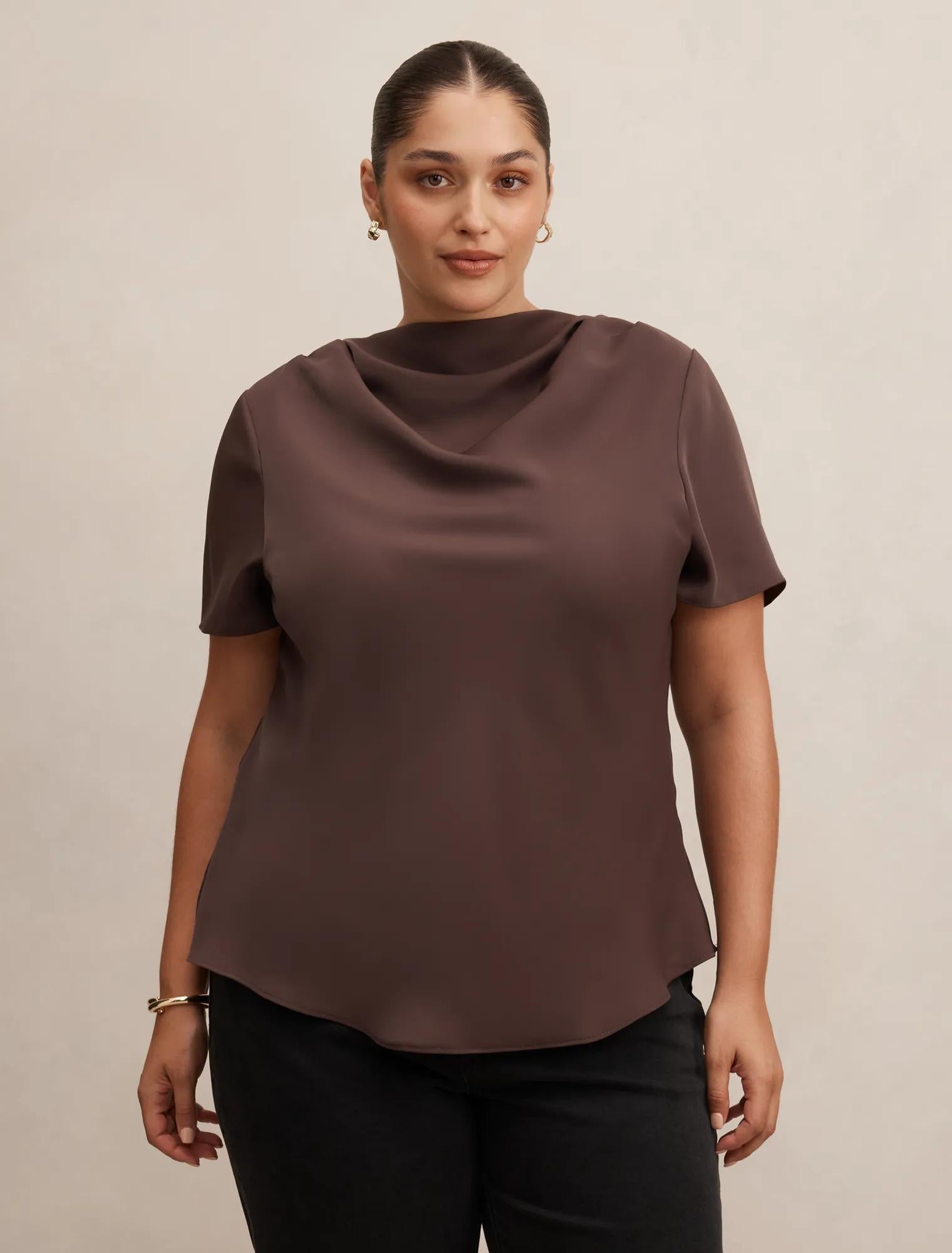 Jolie Curve High Neck Top Chocolate