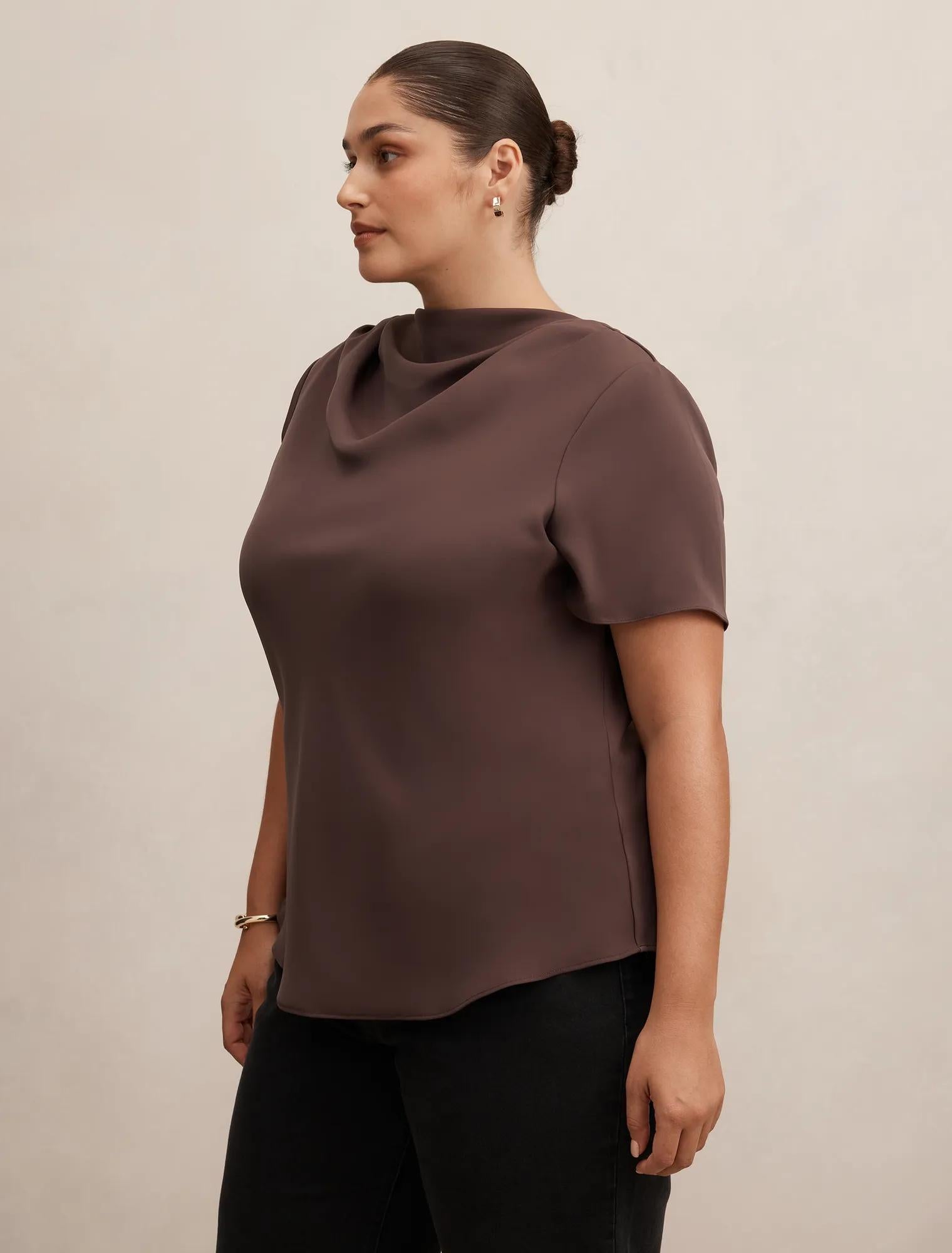Jolie Curve High Neck Top Chocolate