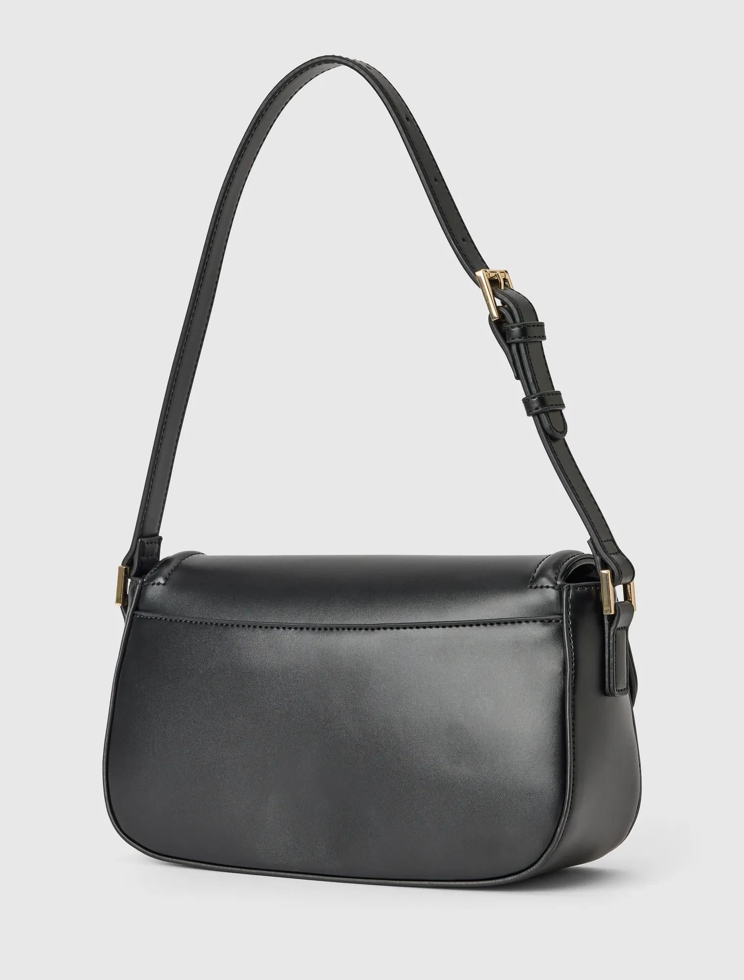Carly Curve Lock Shoulder Bag Black_mannequin