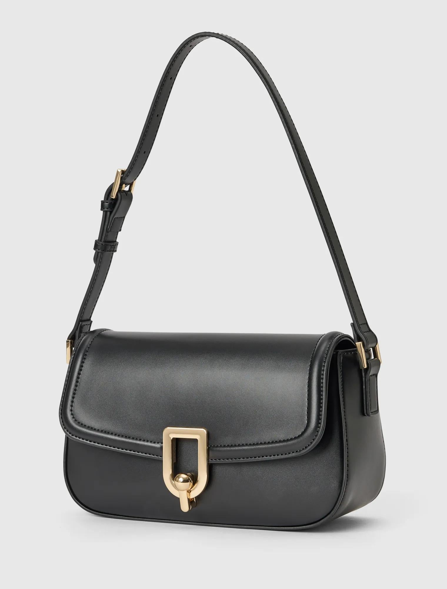 Carly Curve Lock Shoulder Bag Black_mannequin