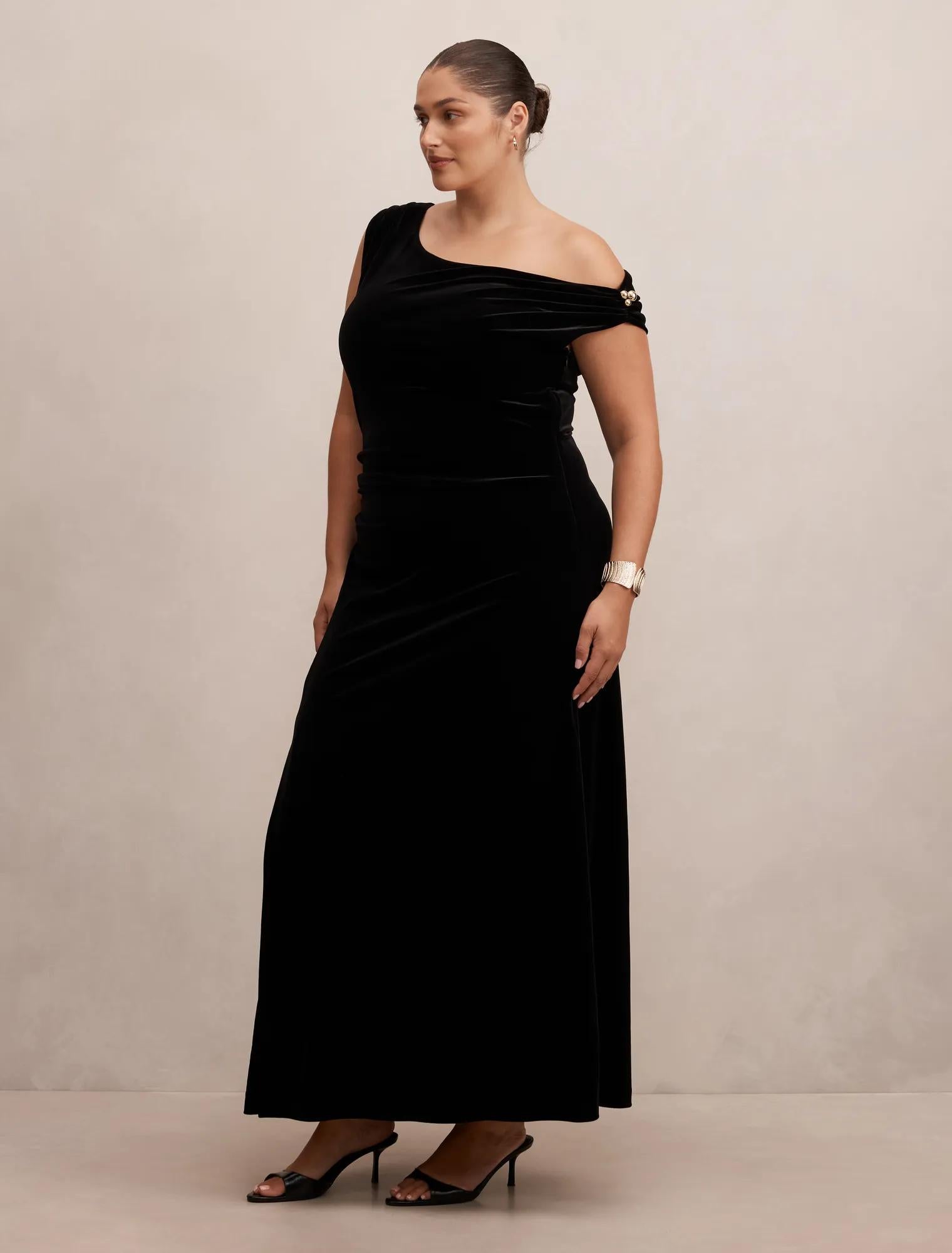 Winslet Curve Off Shoulder Velvet Gown Black