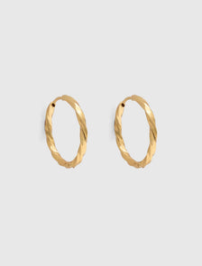 Tracey Twist Hoop Gold Plated_mannequin