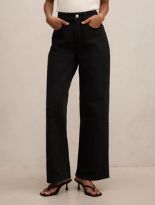 Nicki Petite Mid Rise Straight jean Black Wash