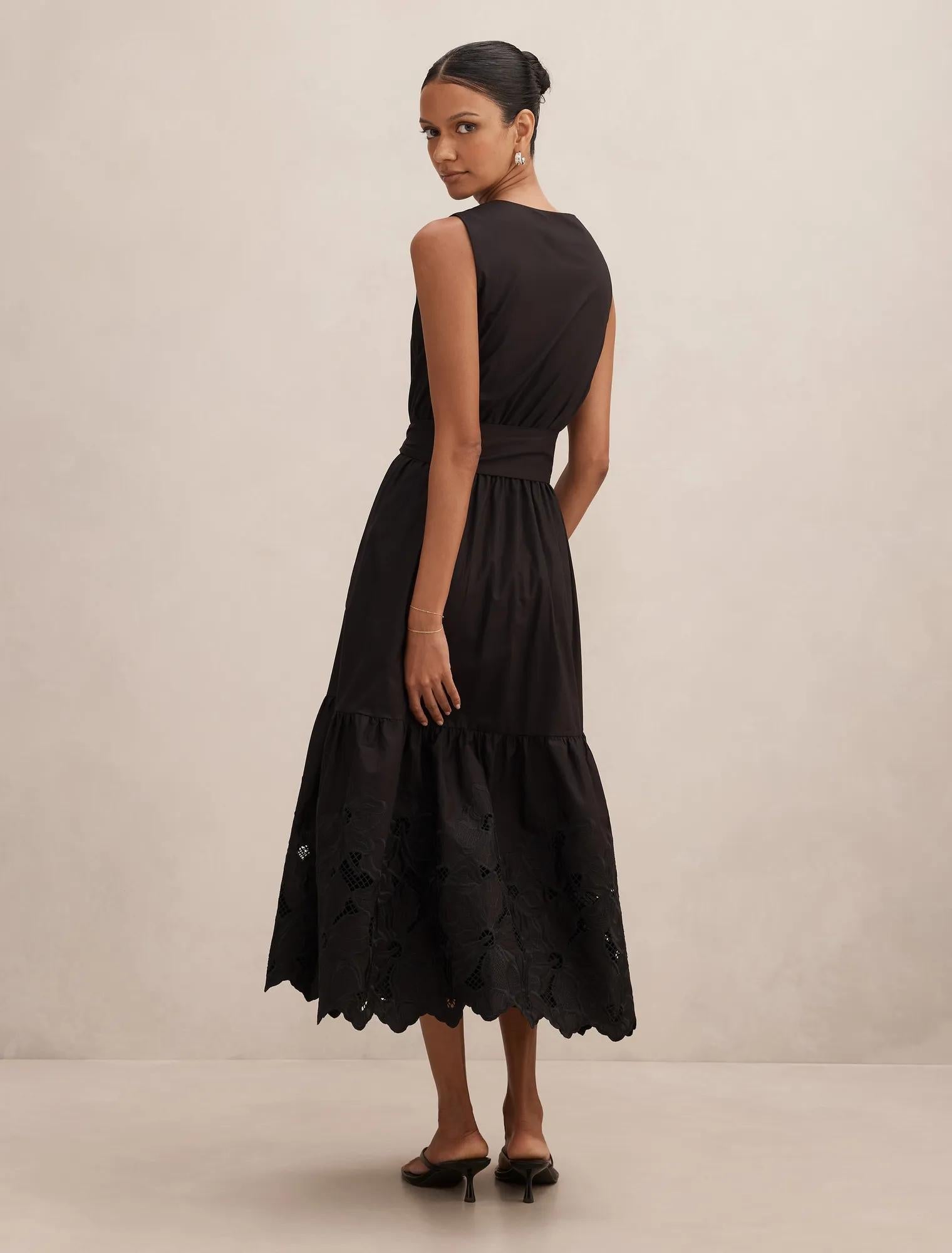 Dahlia Petite Embroidered Midi Black