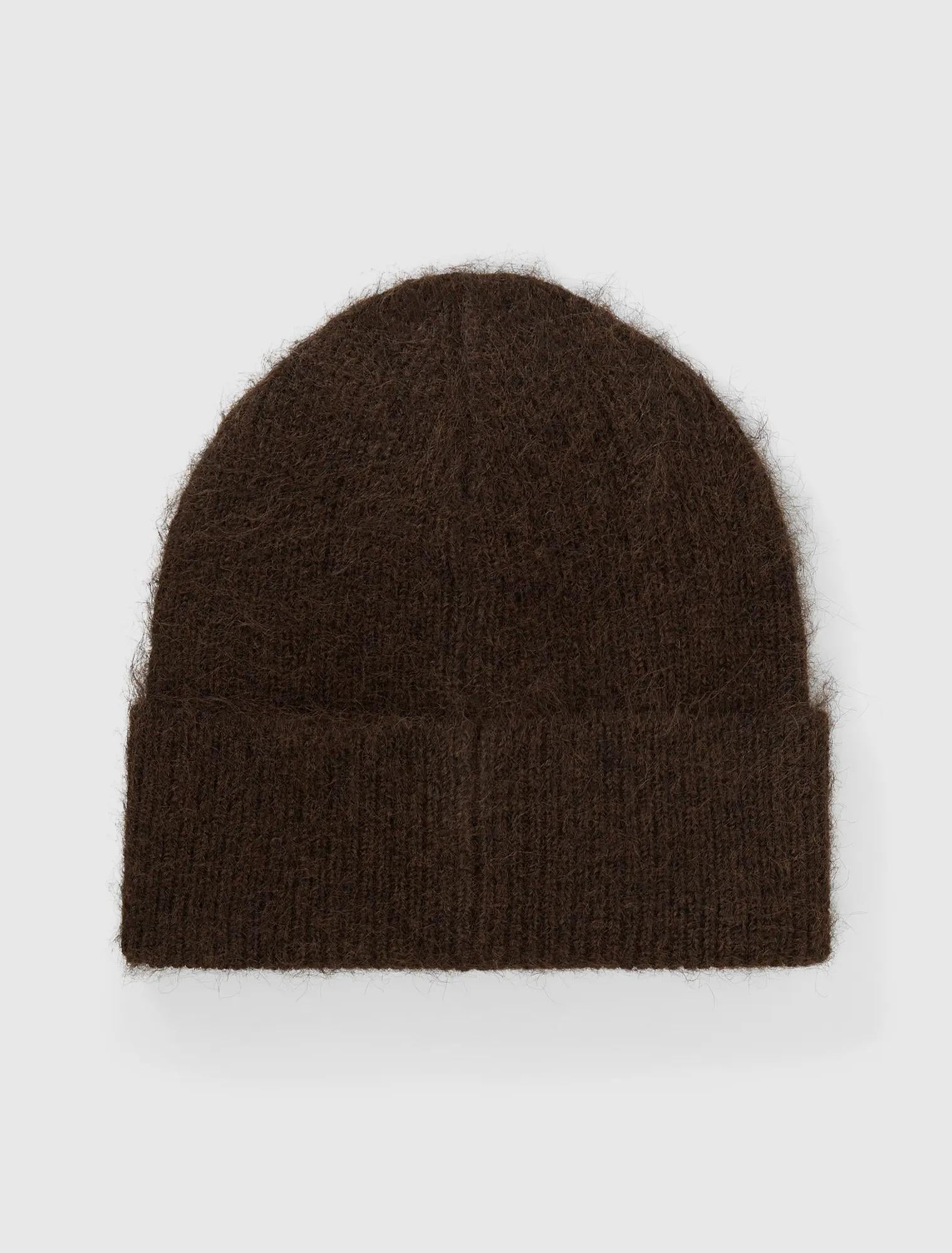 Bonnie Brushed Beanie Bitter Chocolate_mannequin