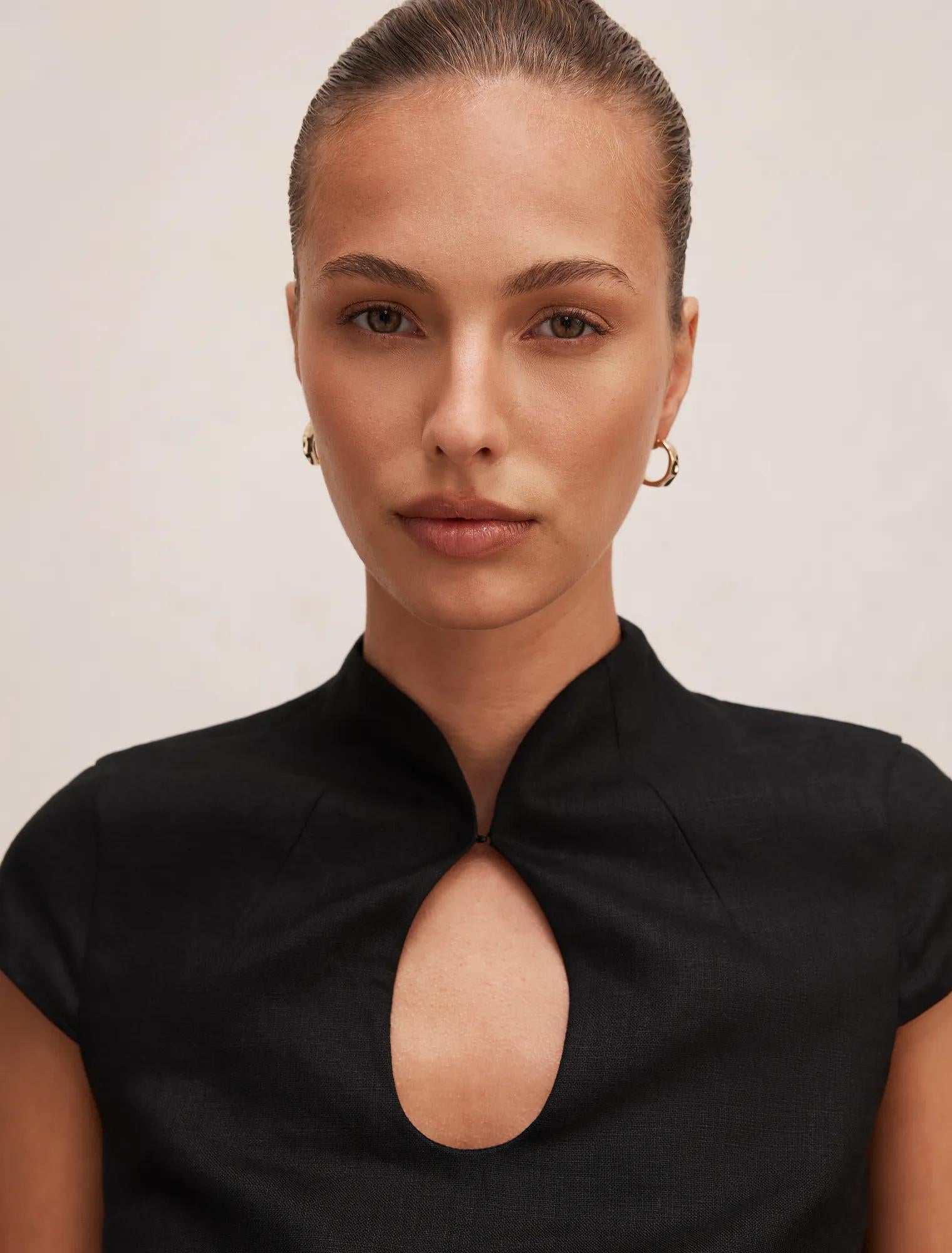 Ayla Keyhole Linen Top Black