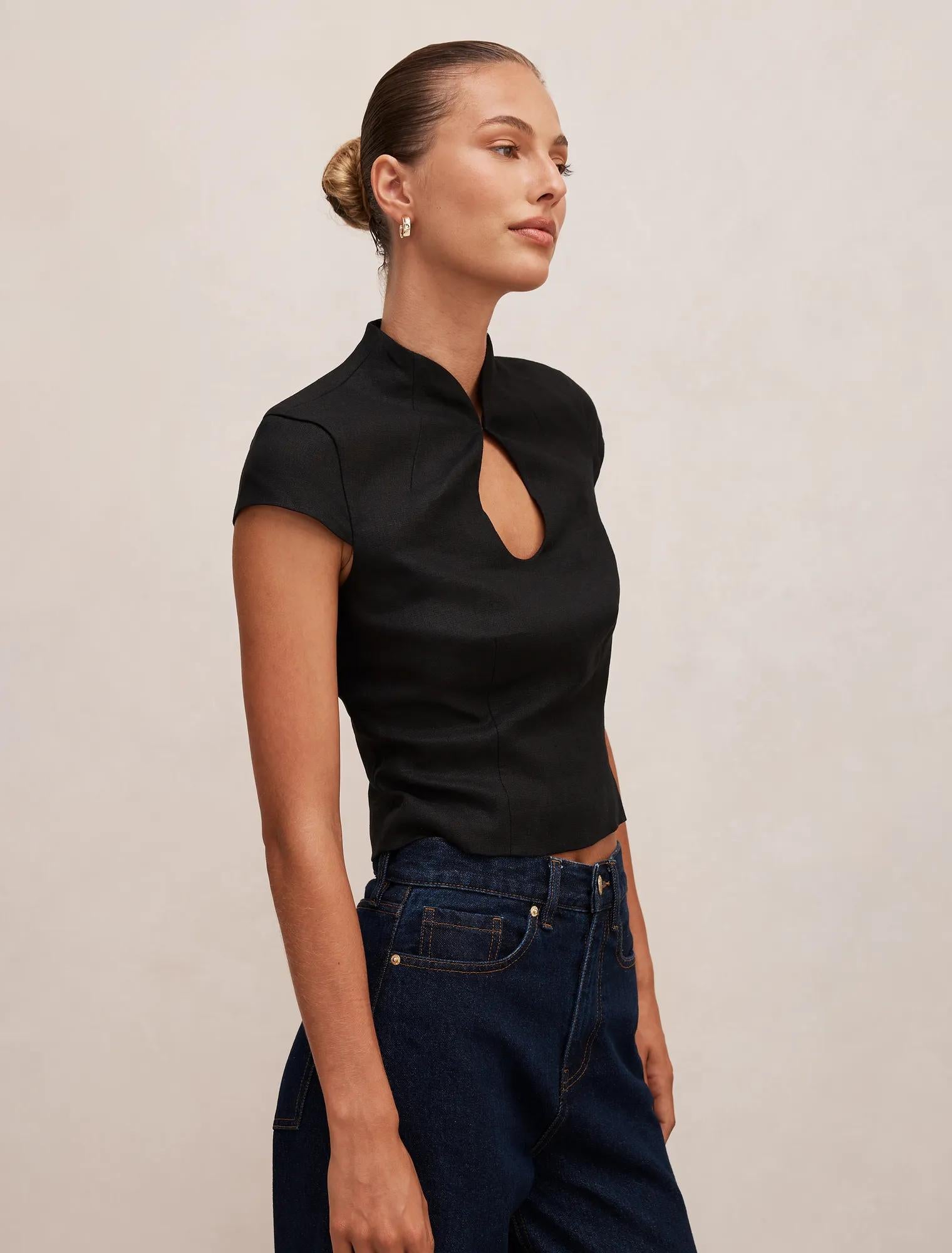 Ayla Keyhole Linen Top Black