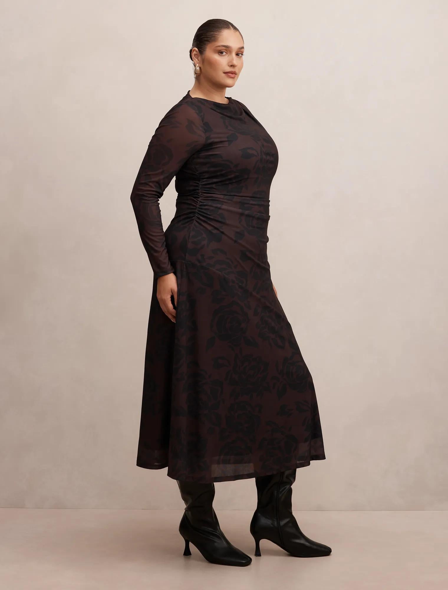 Minnie Curve Long Sleeve Midi Dress Hilmark Floral