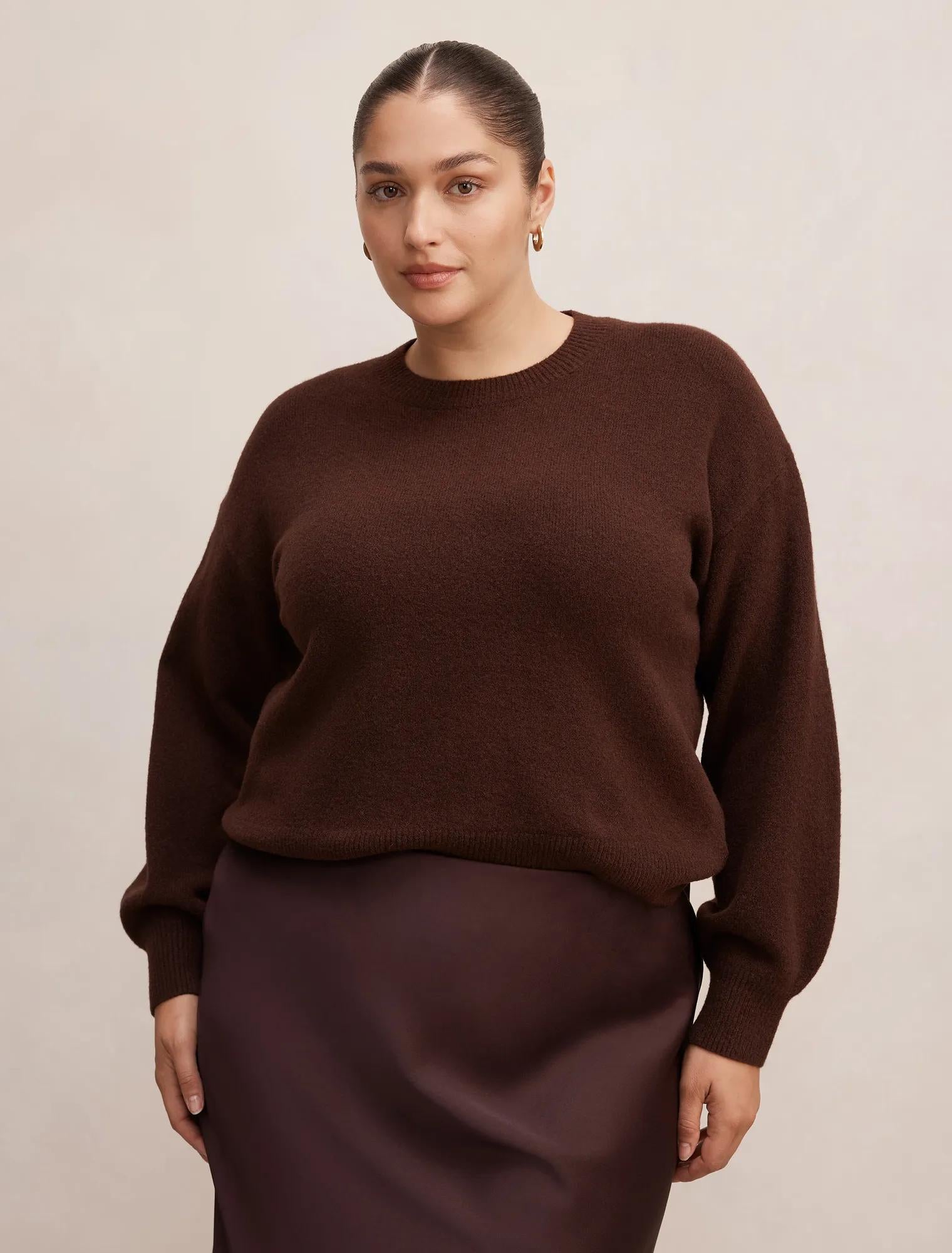 Ruby Curve Crew Neck Sweater Chocolate