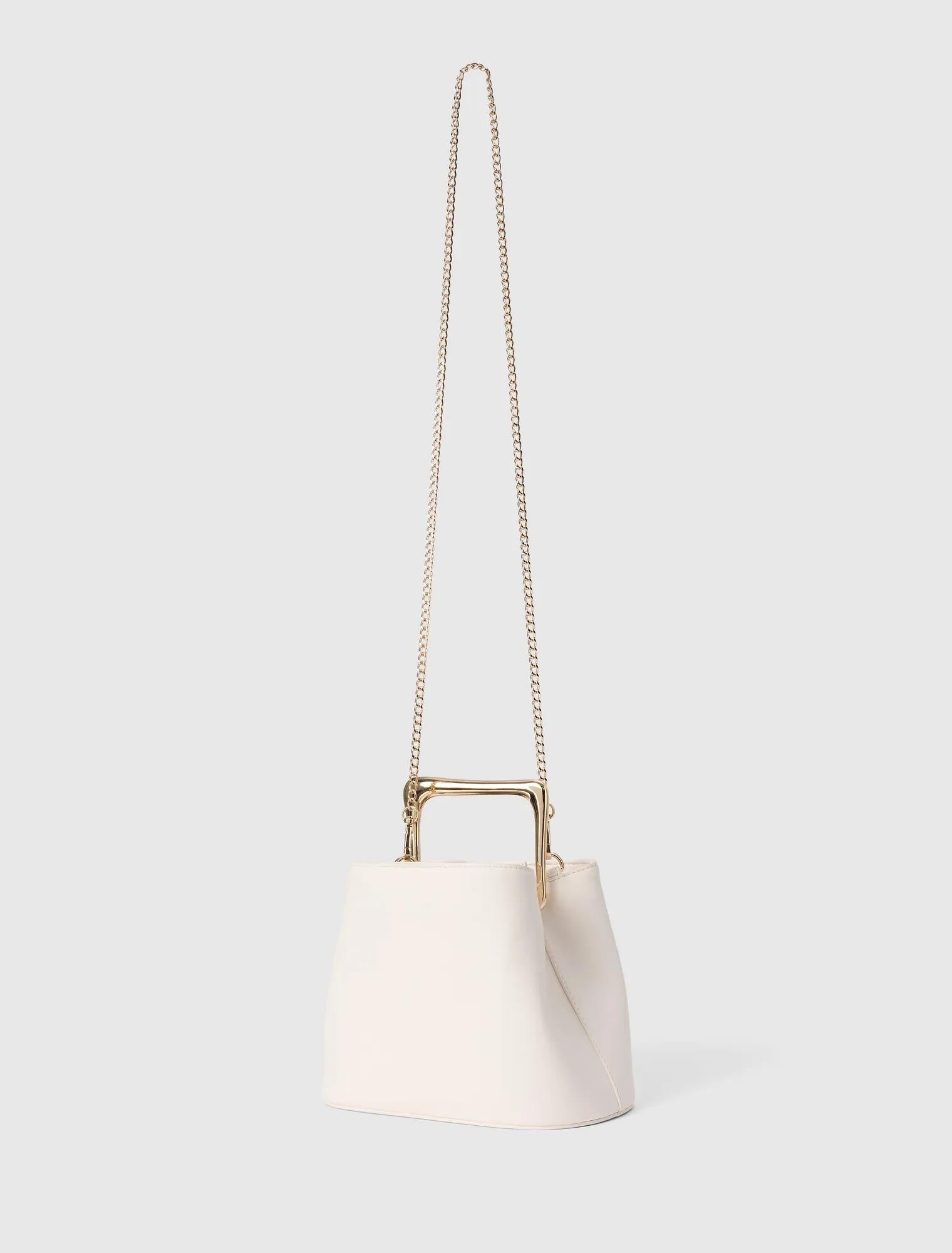 Martha Metal Handle Bag Ivory_mannequin