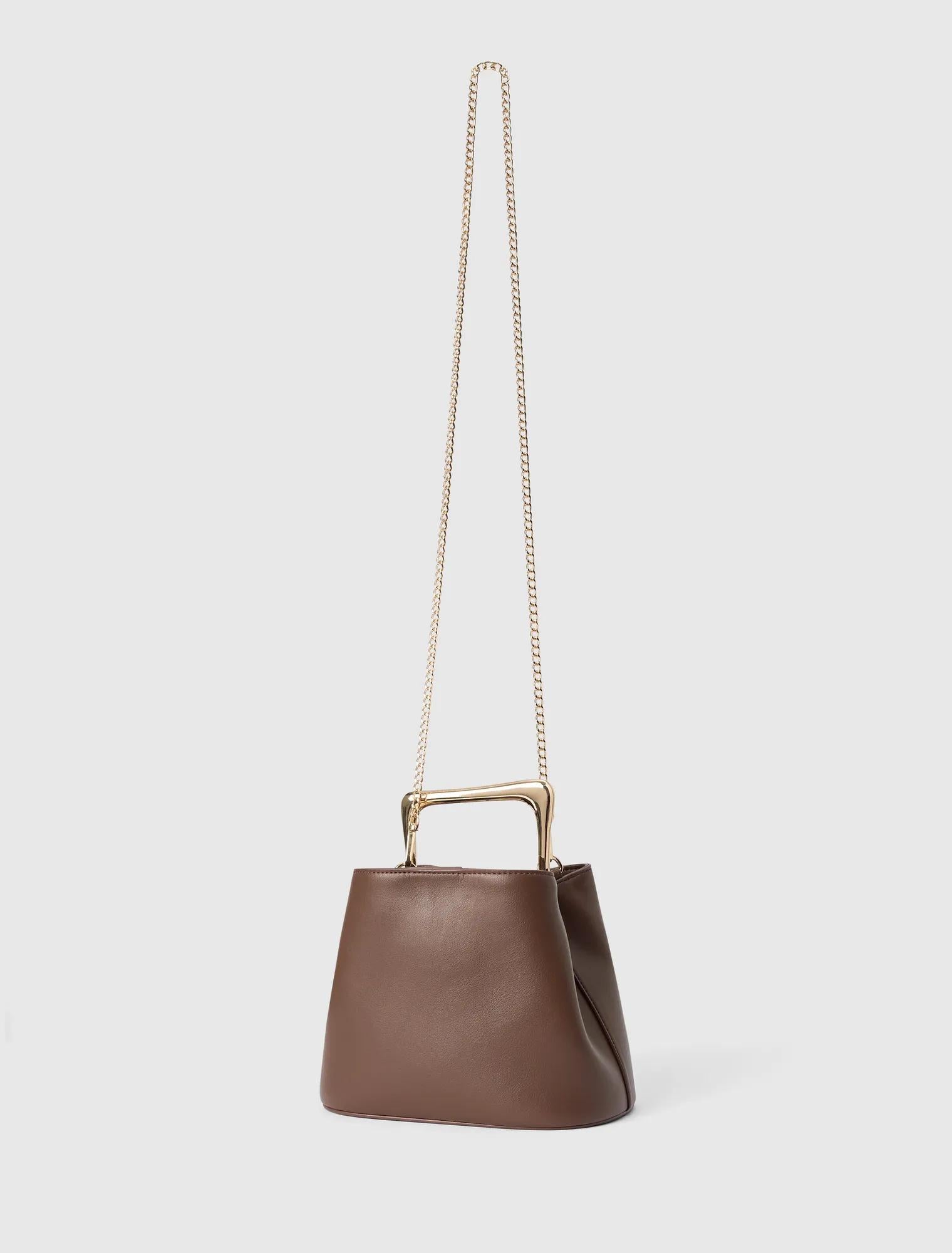 Martha Metal Handle Bag Chocolate_mannequin