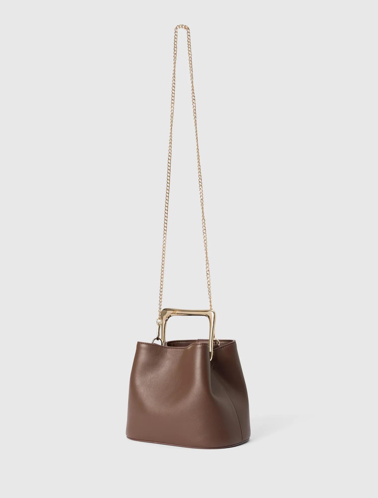 Martha Metal Handle Bag Chocolate_mannequin