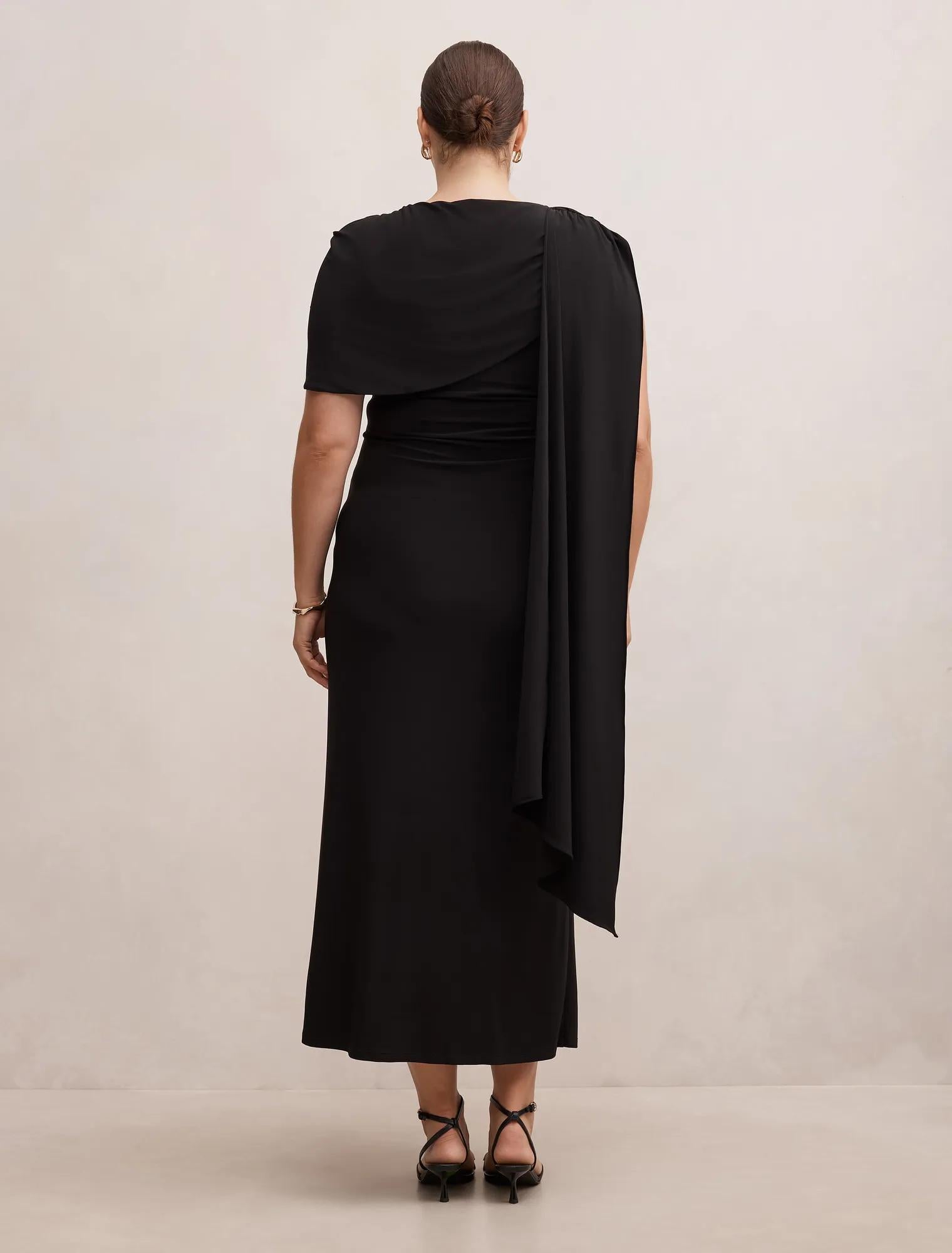 Kosa Curve Cape Scarf Maxi Dress Black
