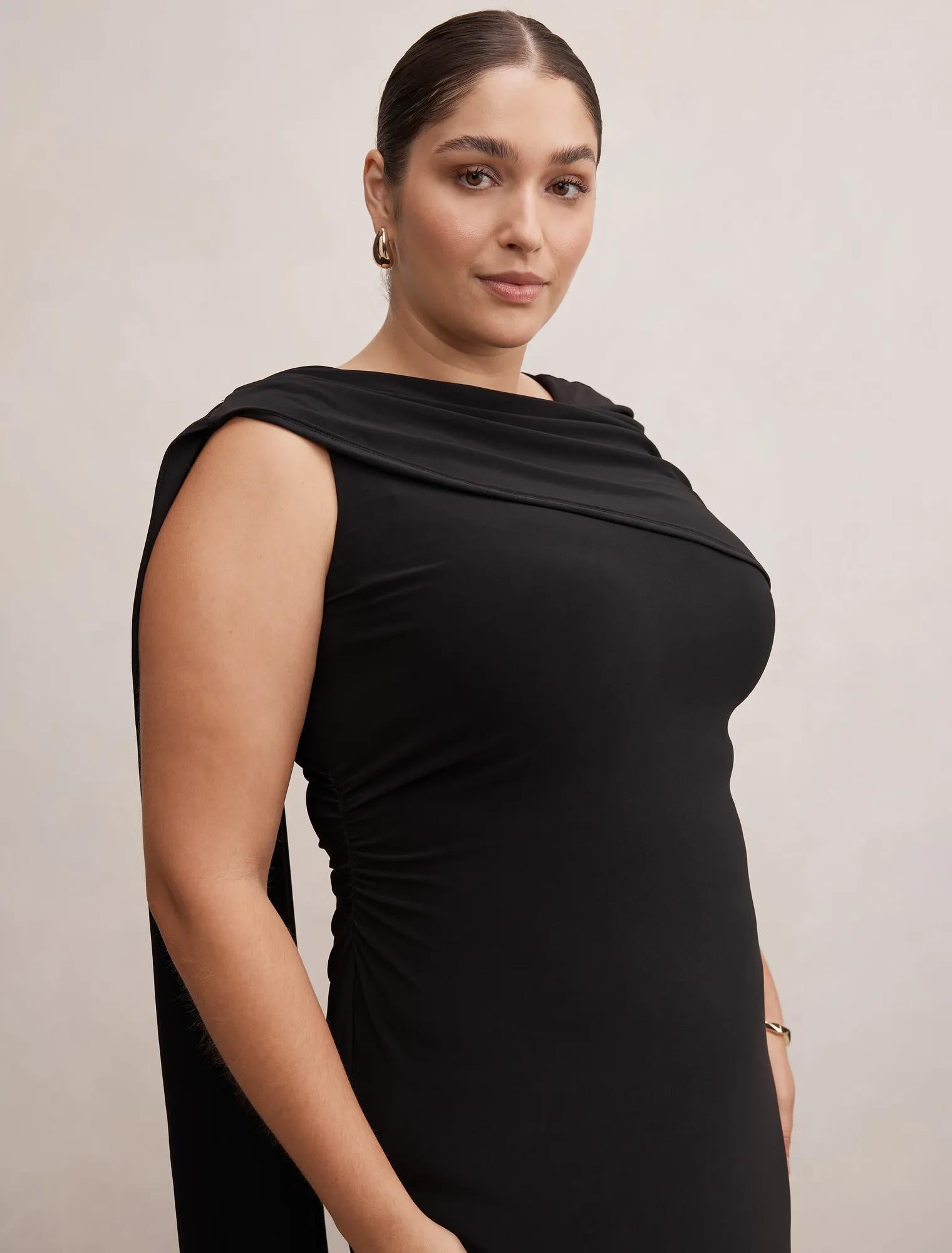 Kosa Curve Cape Scarf Maxi Dress Black