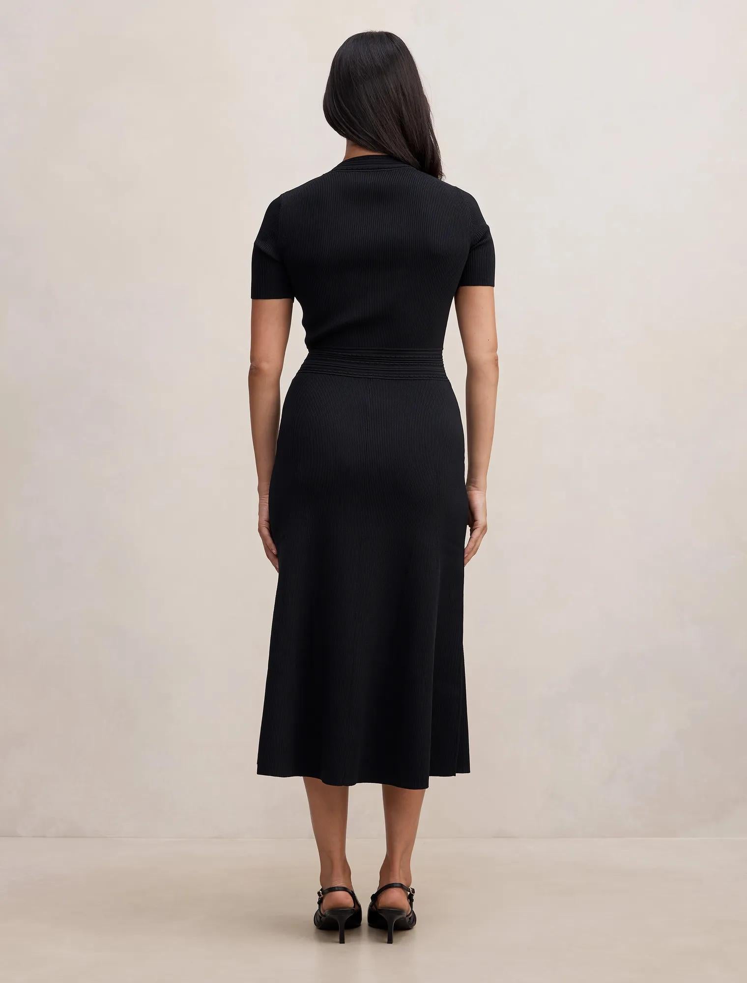 Niki V-Neck Stitch Knit Dress Black
