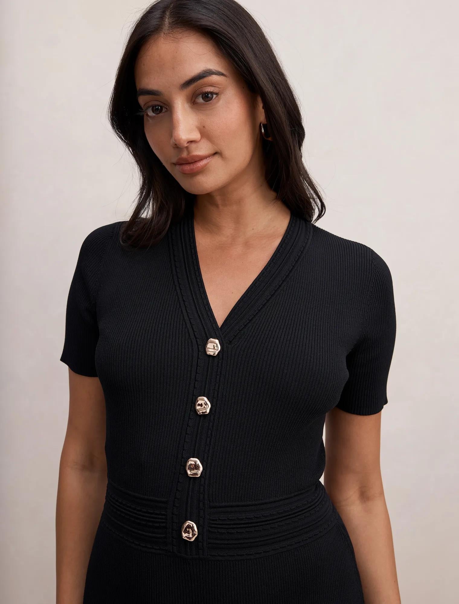 Niki V-Neck Stitch Knit Dress Black